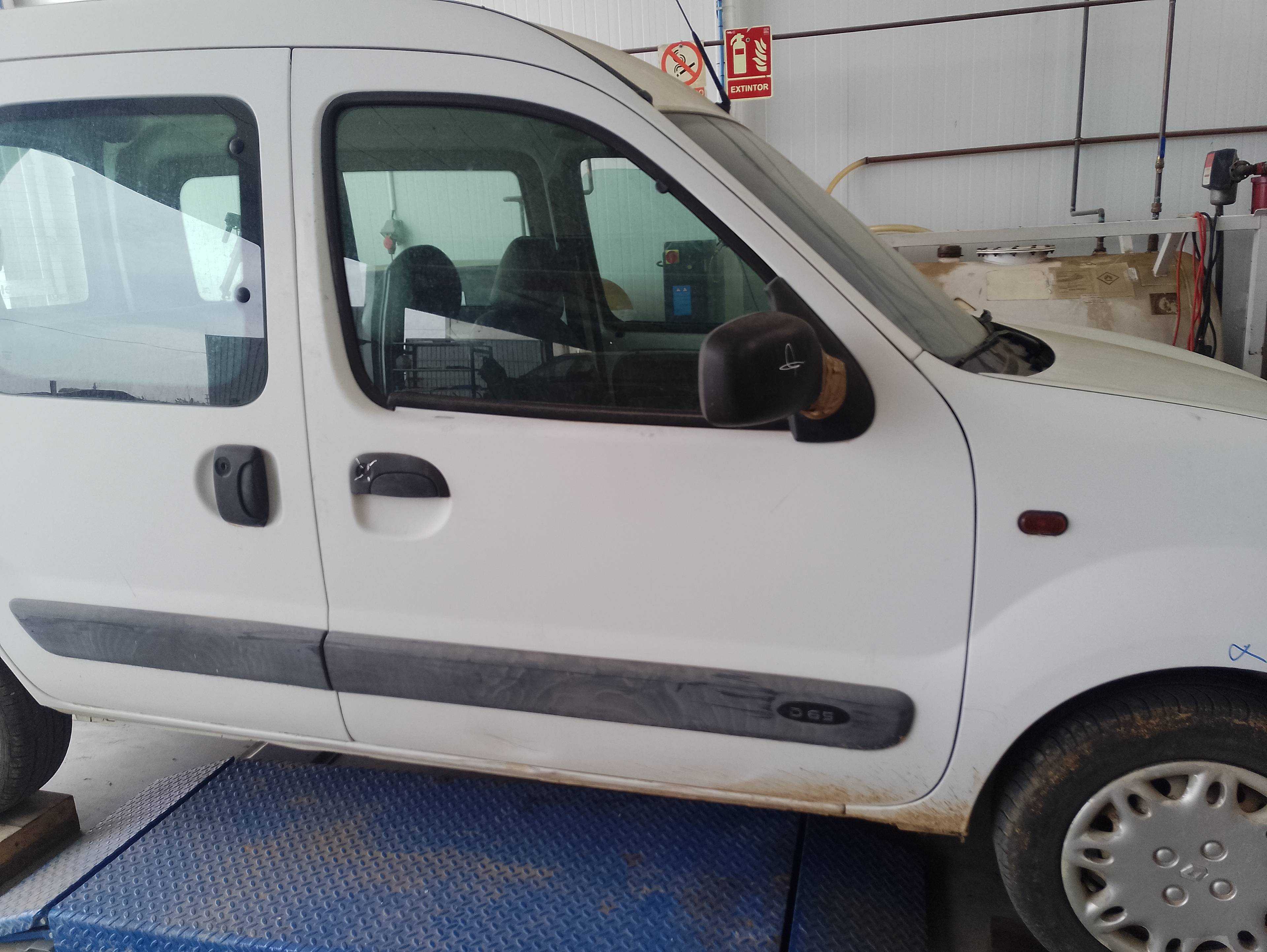 Recambio de puerta delantera derecha para renault kangoo (f/kc0) alize referencia OEM IAM   
