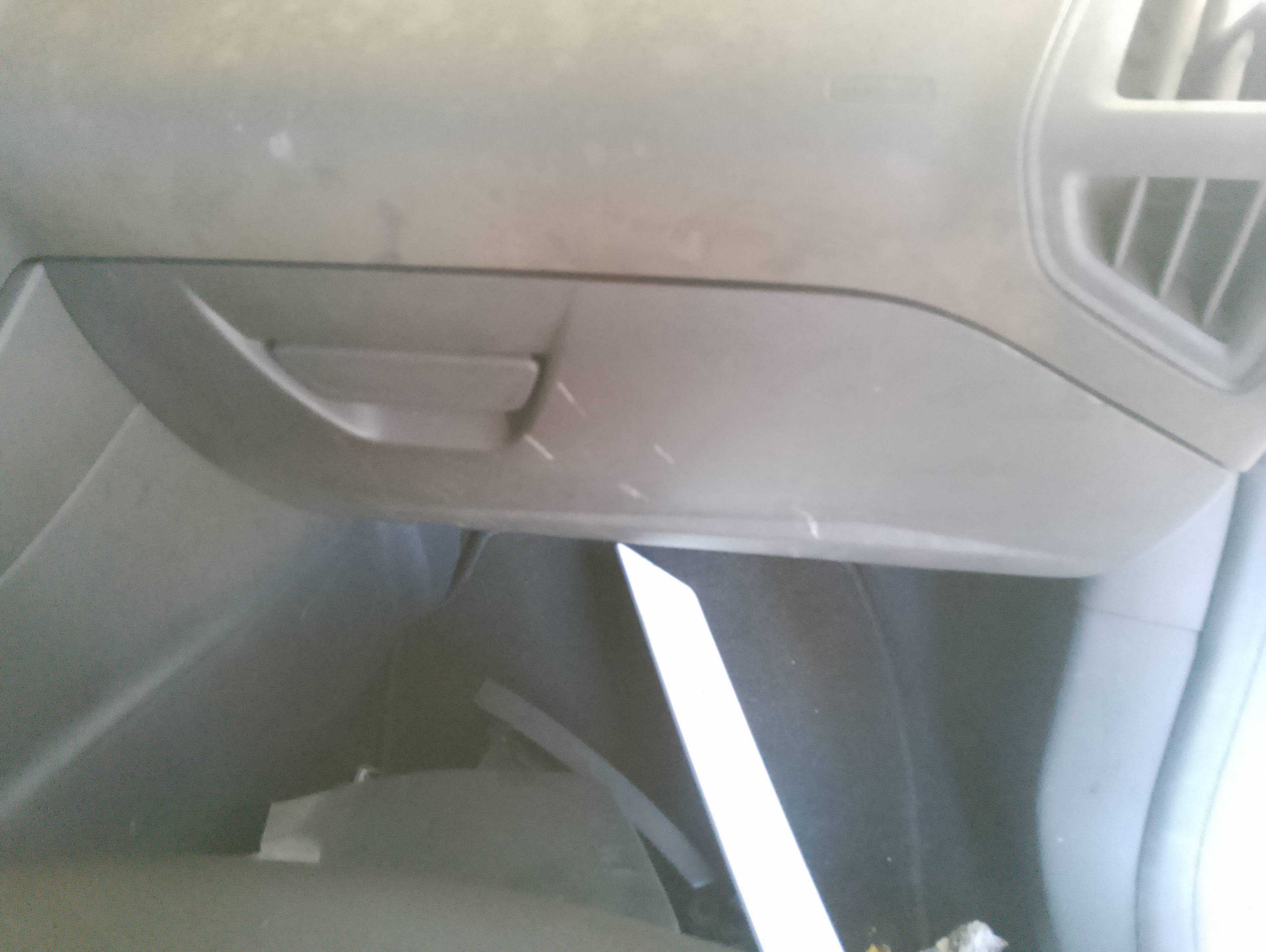 Recambio de guantera para ford focus lim. black&red referencia OEM IAM   
