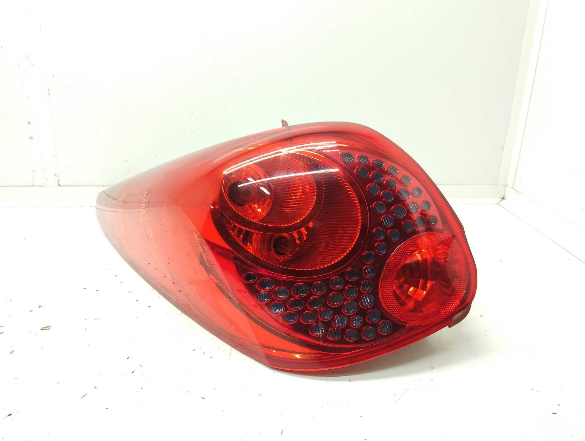 Recambio de piloto trasero izquierdo para peugeot 207 sw confort referencia OEM IAM 9680158080  
