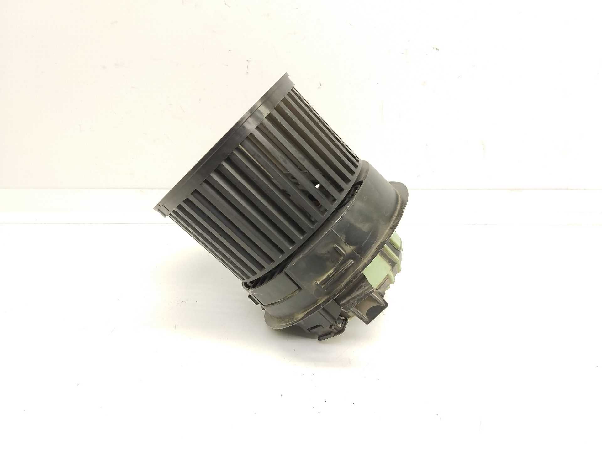 Recambio de motor calefaccion para ds 4 basis referencia OEM IAM T1011131B VALEO 