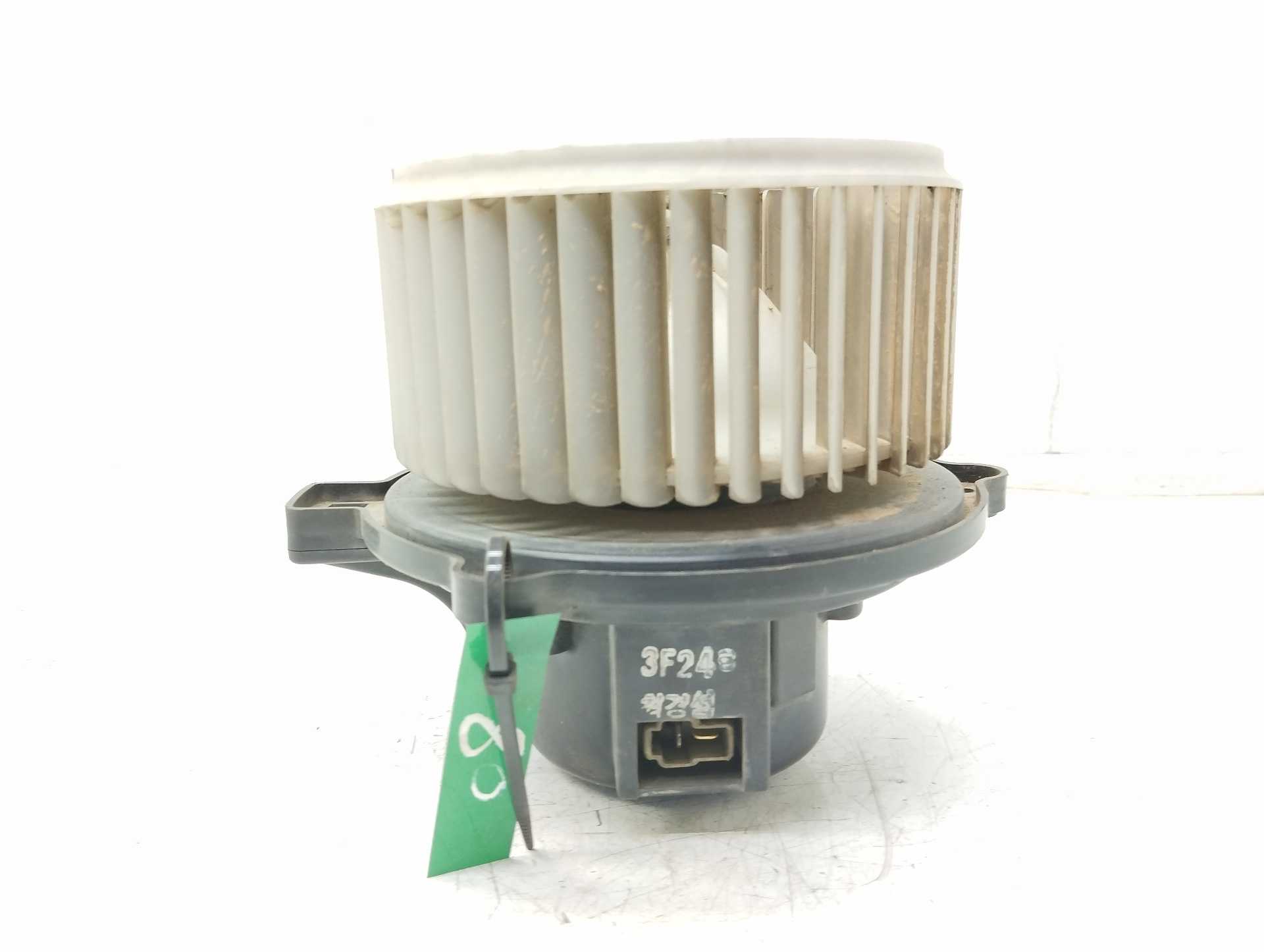 Recambio de motor calefaccion para kia carens 2.0 crdi ex monovolumen referencia OEM IAM  0K2FA61B10 0K08A61B10
