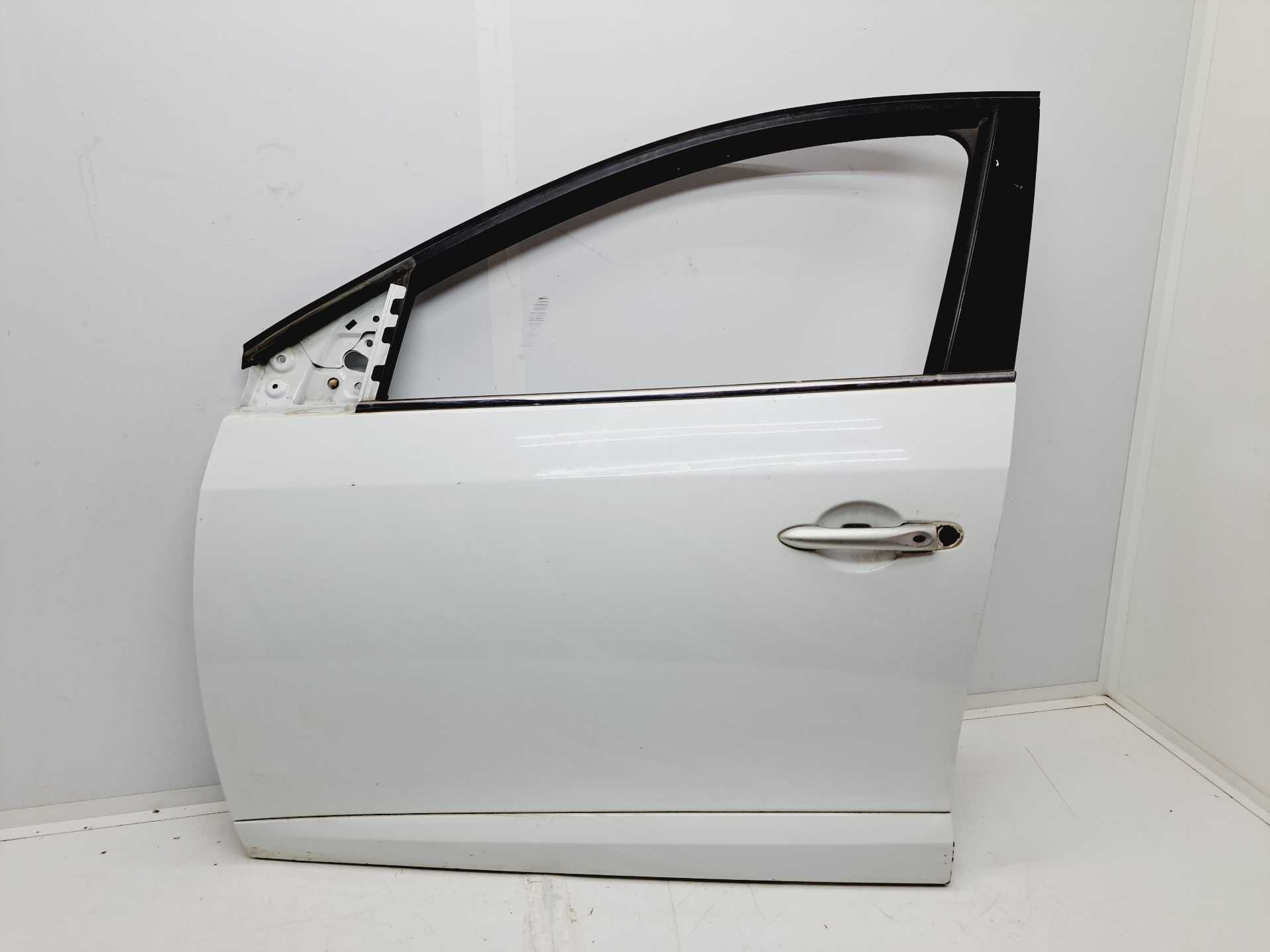 Recambio de puerta delantera izquierda para renault fluence 1.5 dci diesel fap referencia OEM IAM   