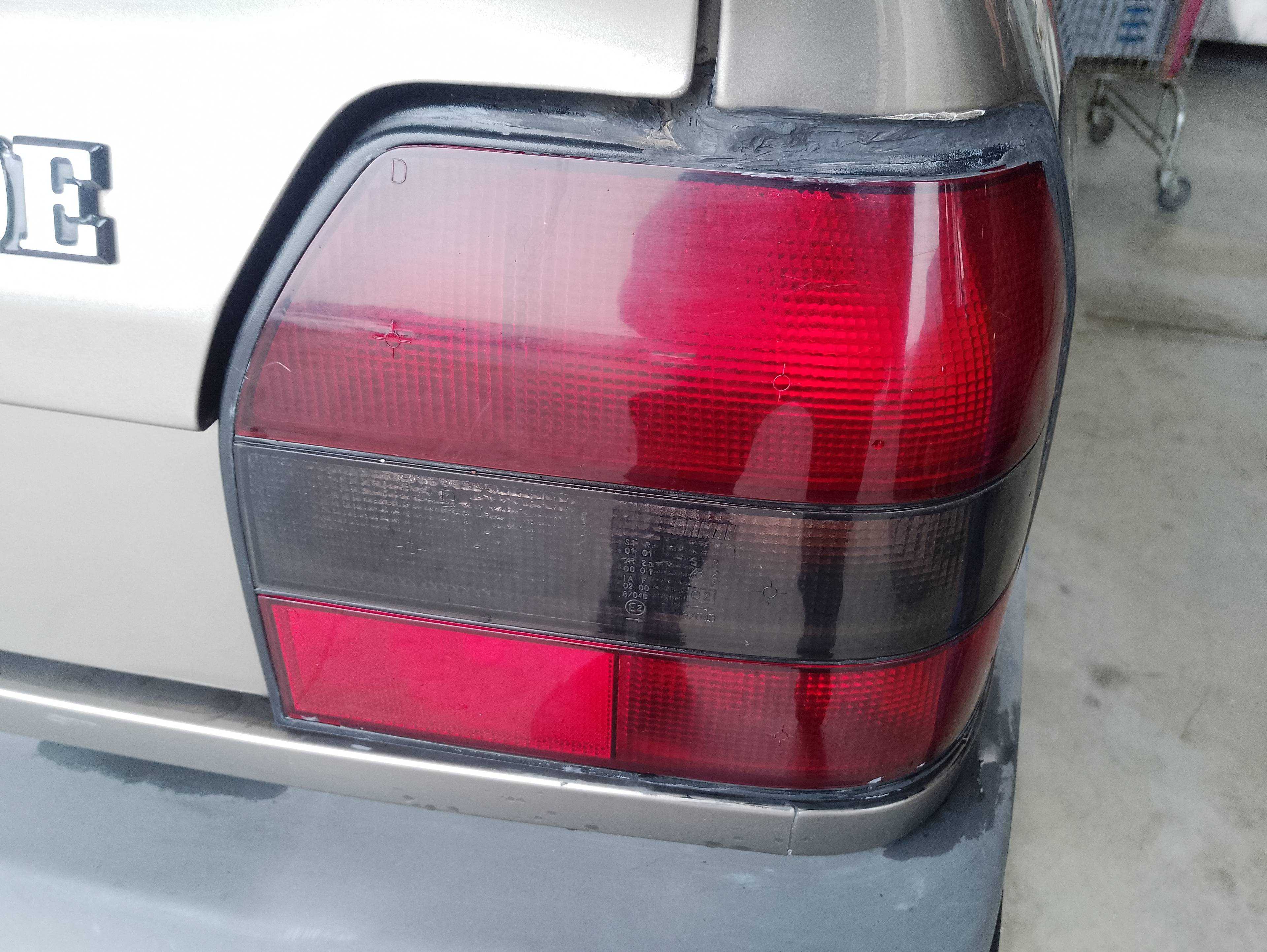 Recambio de piloto trasero derecho para renault 19 hatchback (b/c53) gtd referencia OEM IAM   