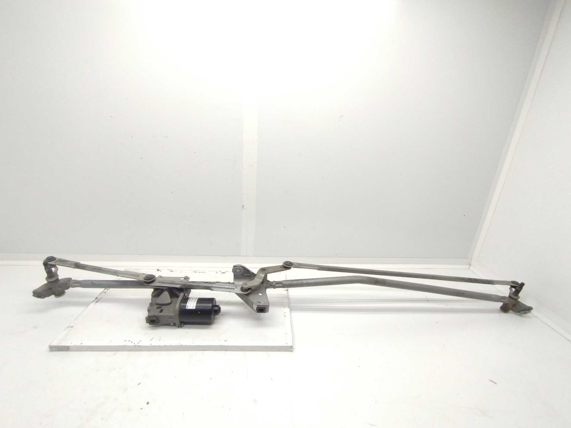 Recambio de motor limpia delantero para ds 4 basis referencia OEM IAM 9687382580 VALEO W19436
