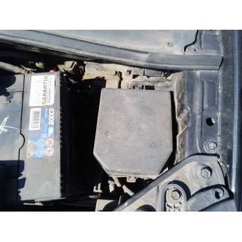 CAJA RELES / FUSIBLES 
