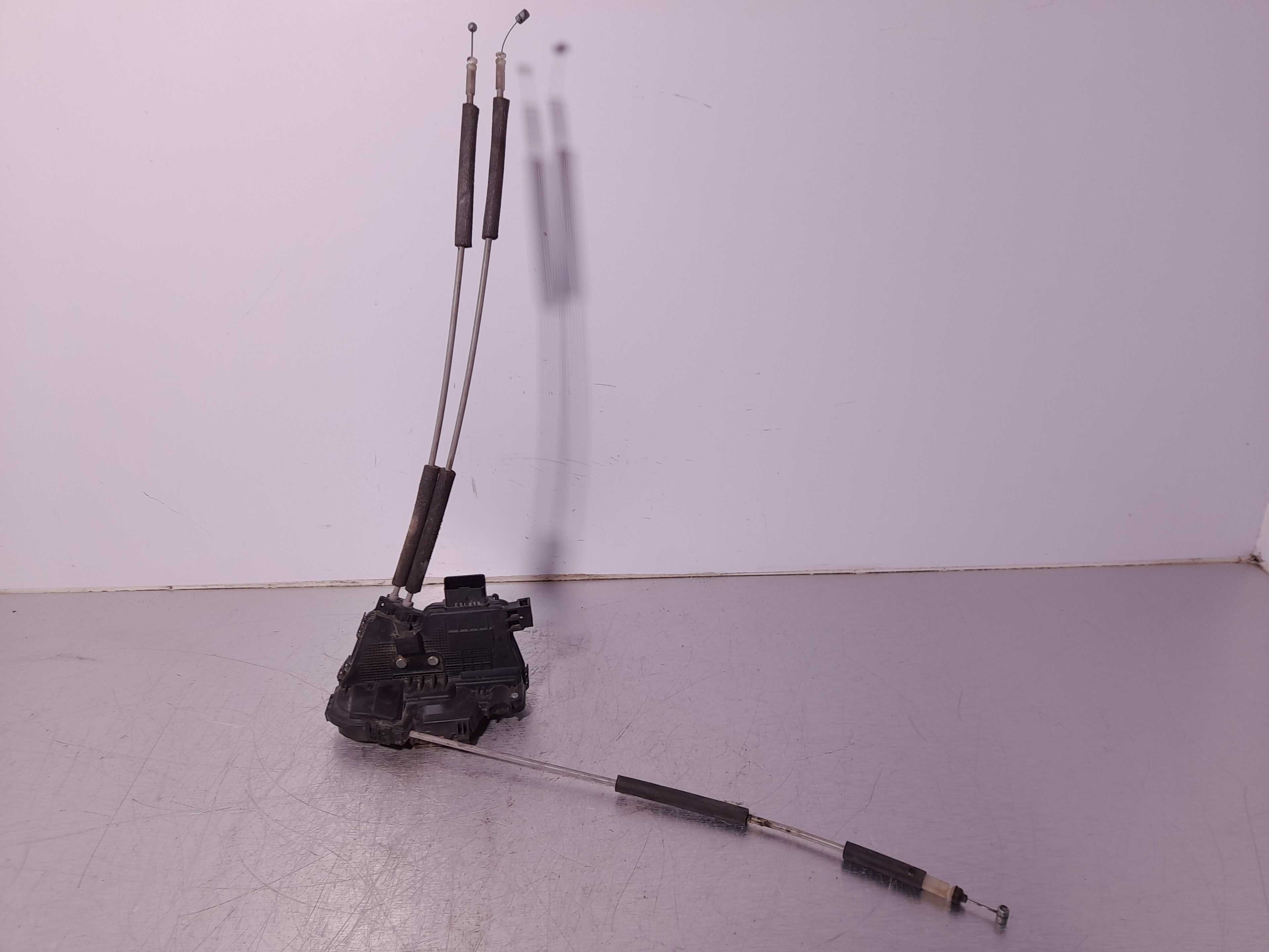 Recambio de cerradura puerta trasera izquierda para kia soul 1.6 cat referencia OEM IAM   