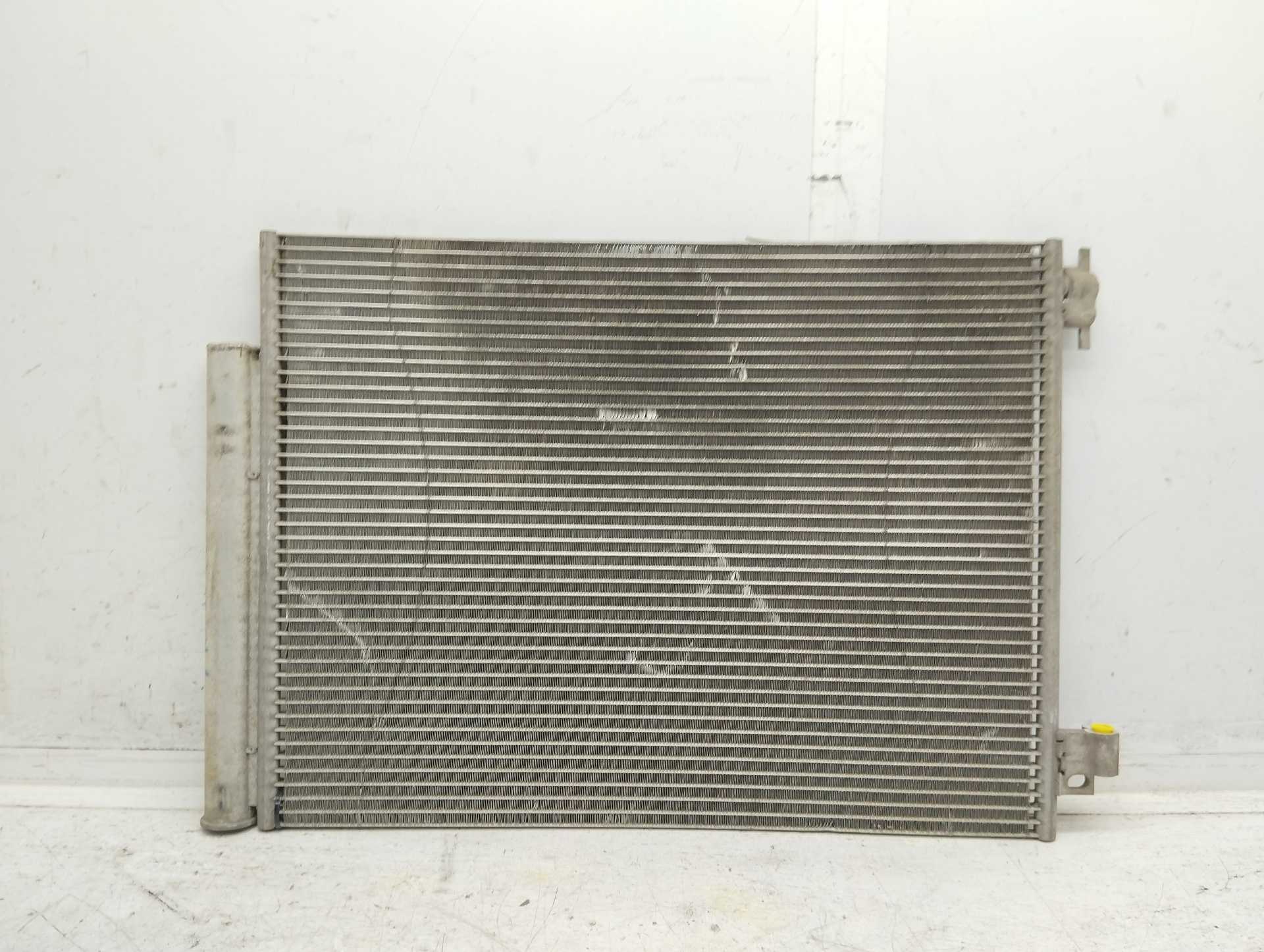 Recambio de condensador / radiador aire acondicionado para renault clio iv 1.5 dci referencia OEM IAM 921006843R  