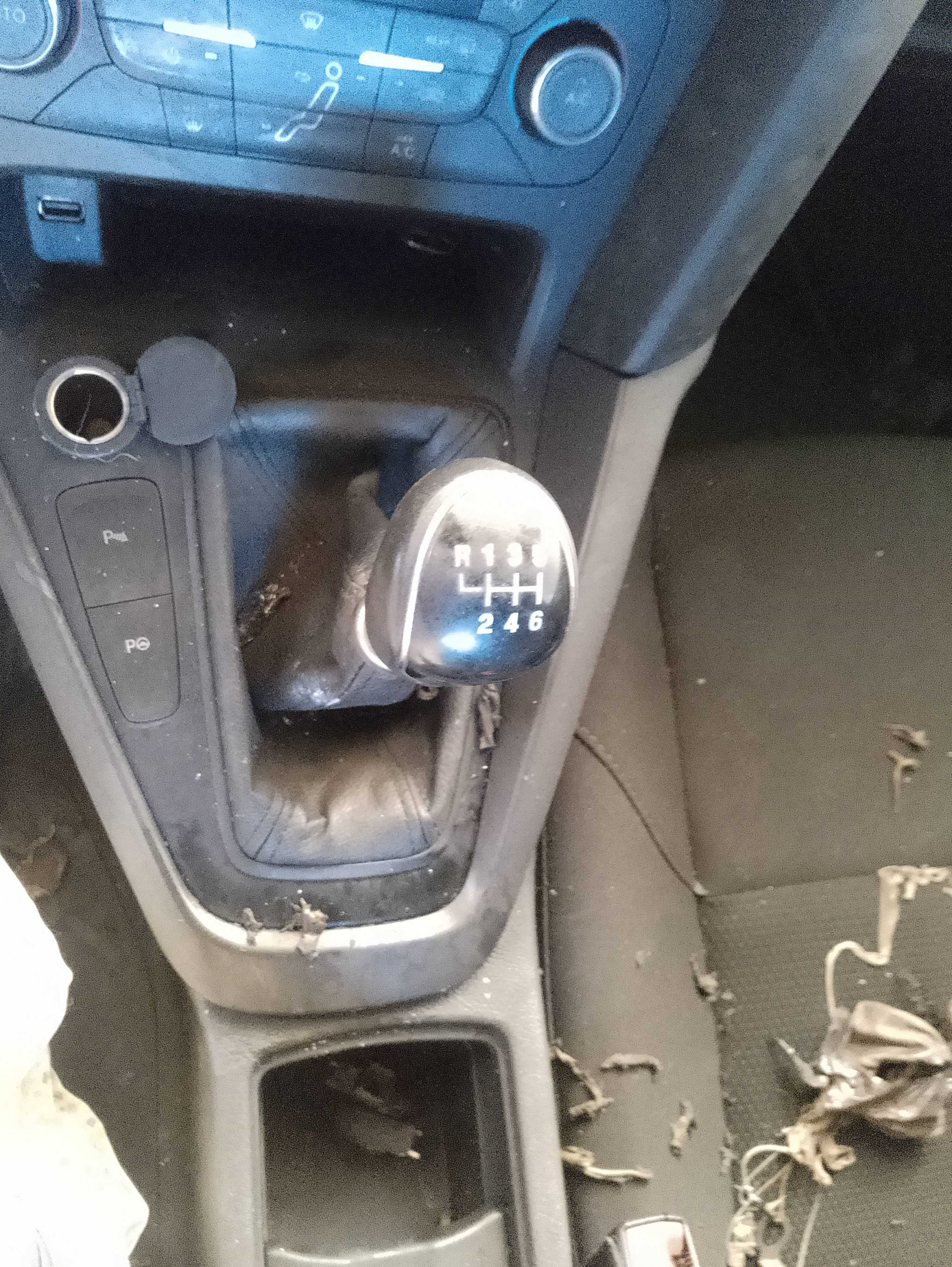 Recambio de palanca cambio para ford focus lim. black&red referencia OEM IAM   