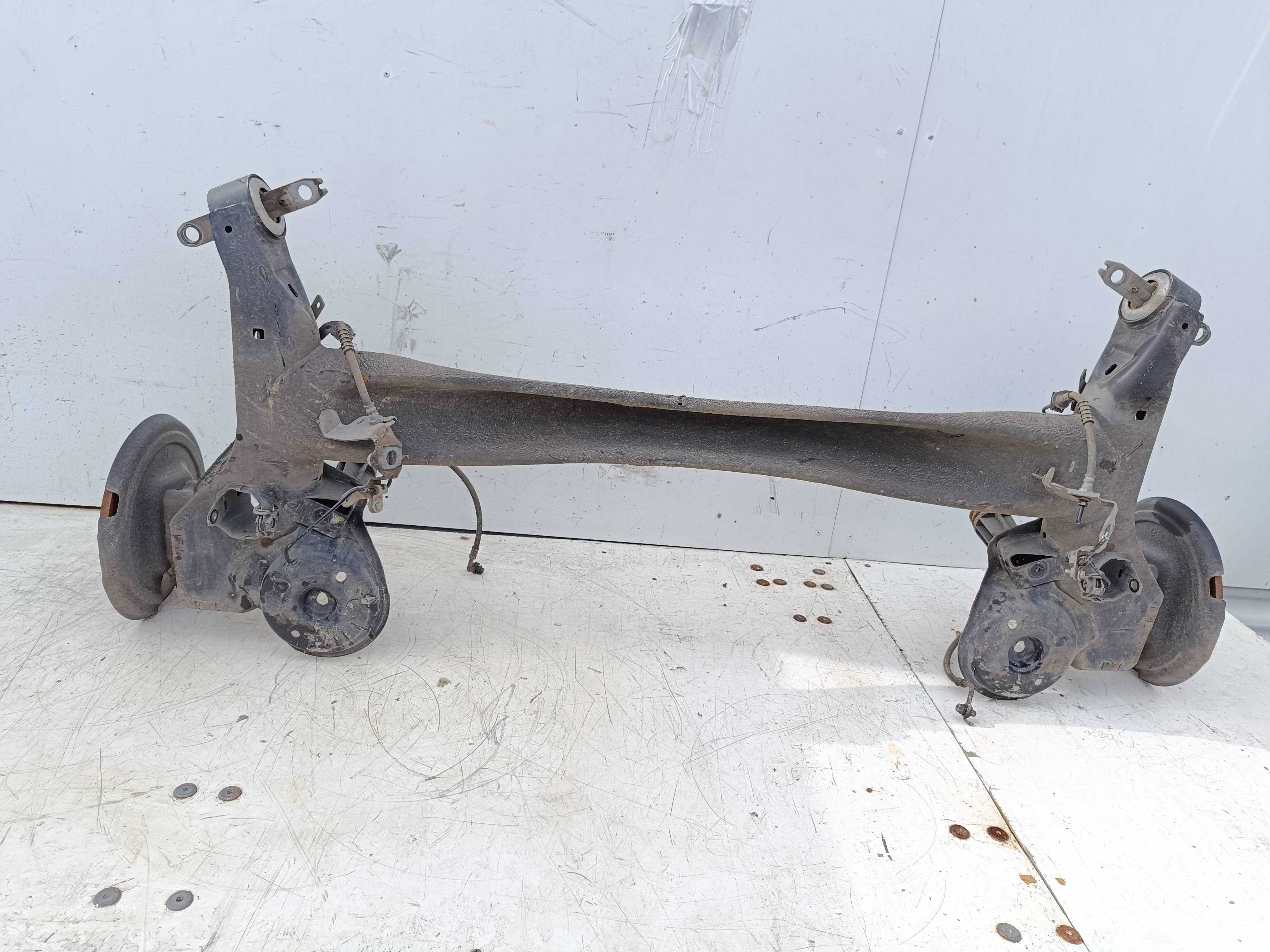 Recambio de puente trasero para citroën c5 aircross c-series referencia OEM IAM  9833974880 