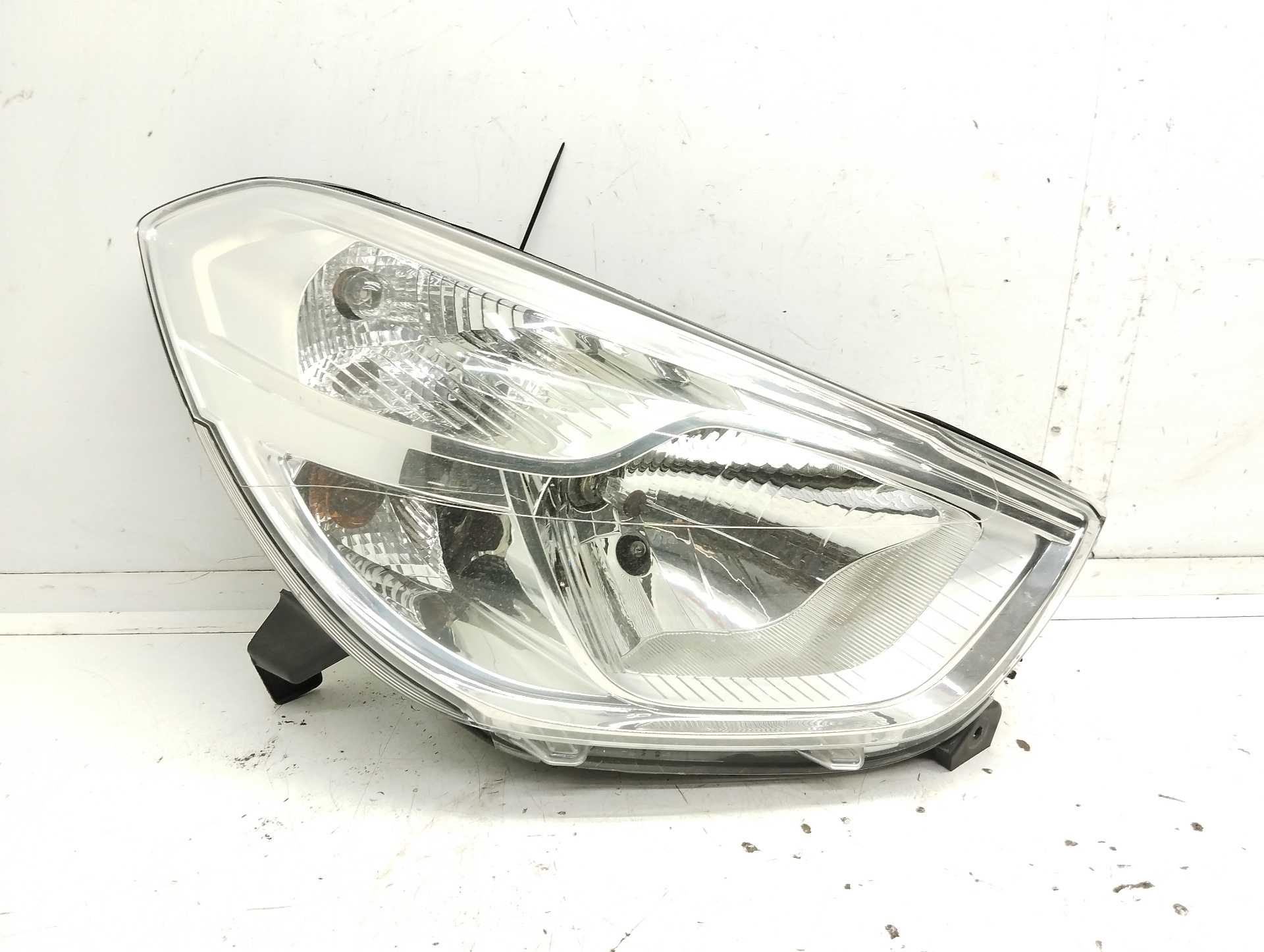 Recambio de faro derecho para dacia lodgy comfort referencia OEM IAM 260102414R 90008171 