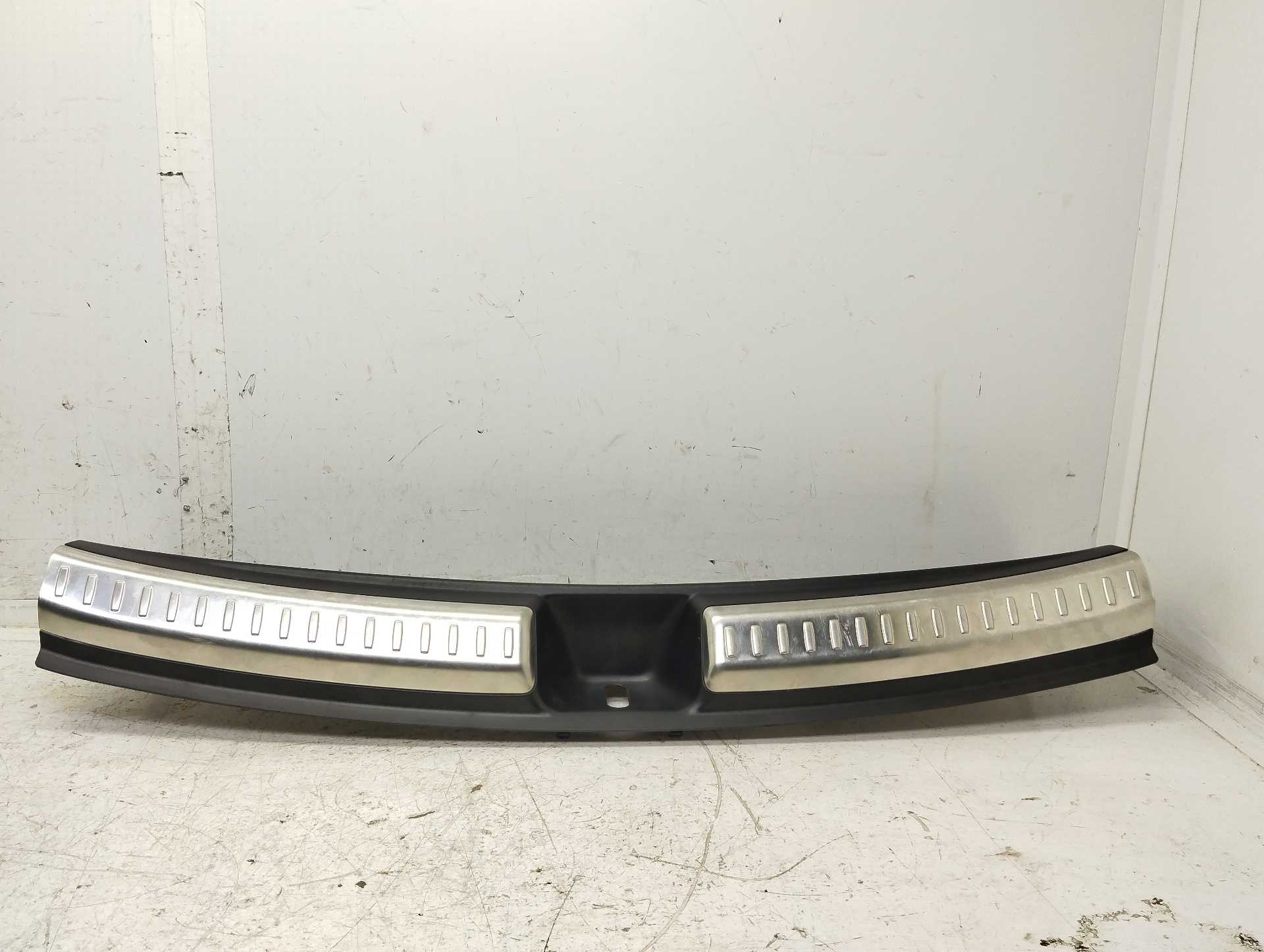 Recambio de molduras traseras para mercedes-benz clase gle (w166) gle 350 d 4matic referencia OEM IAM A2926900041  