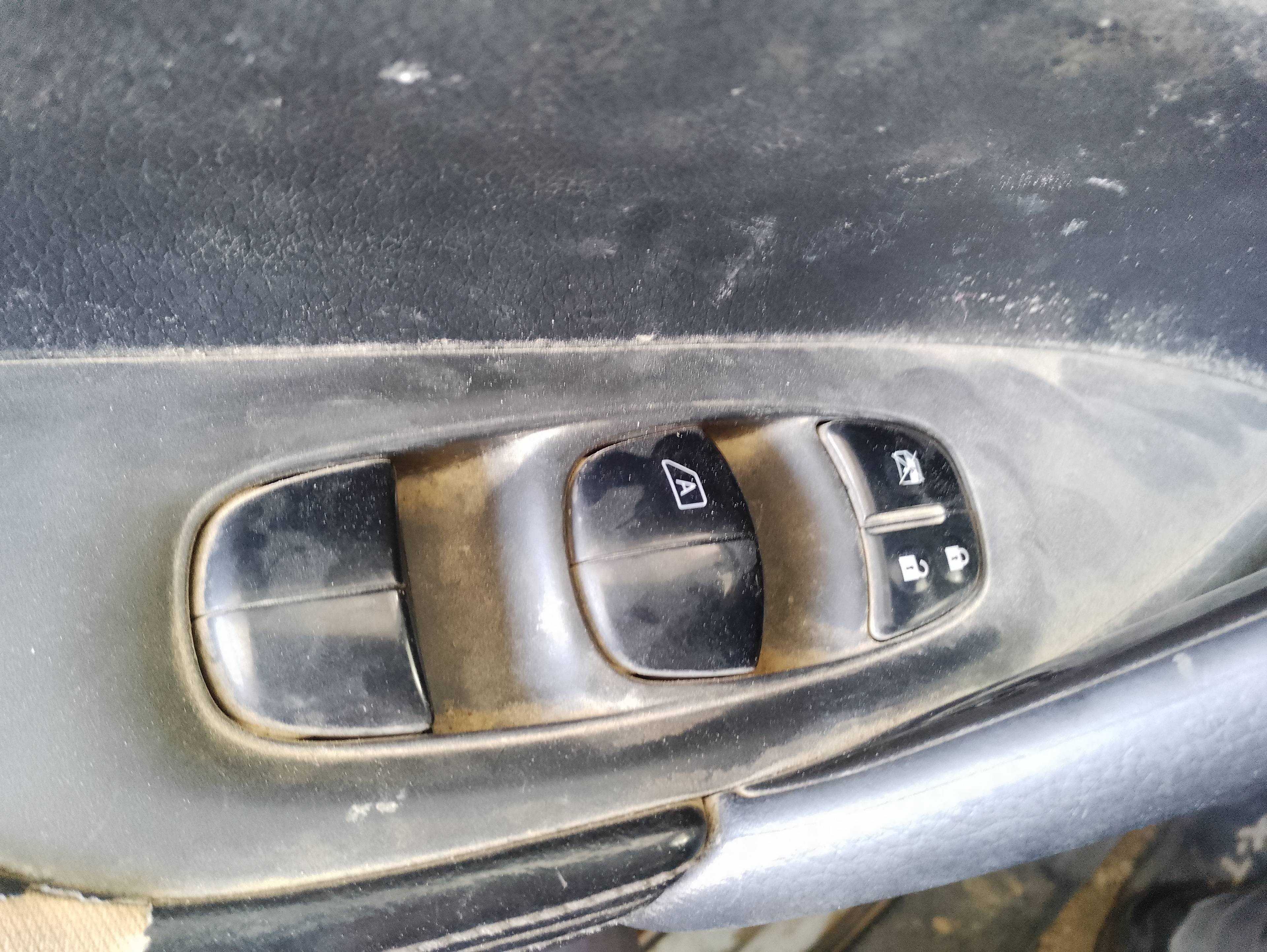 Recambio de mando elevalunas delantero izquierdo para nissan x-trail (t32) 360 referencia OEM IAM   
