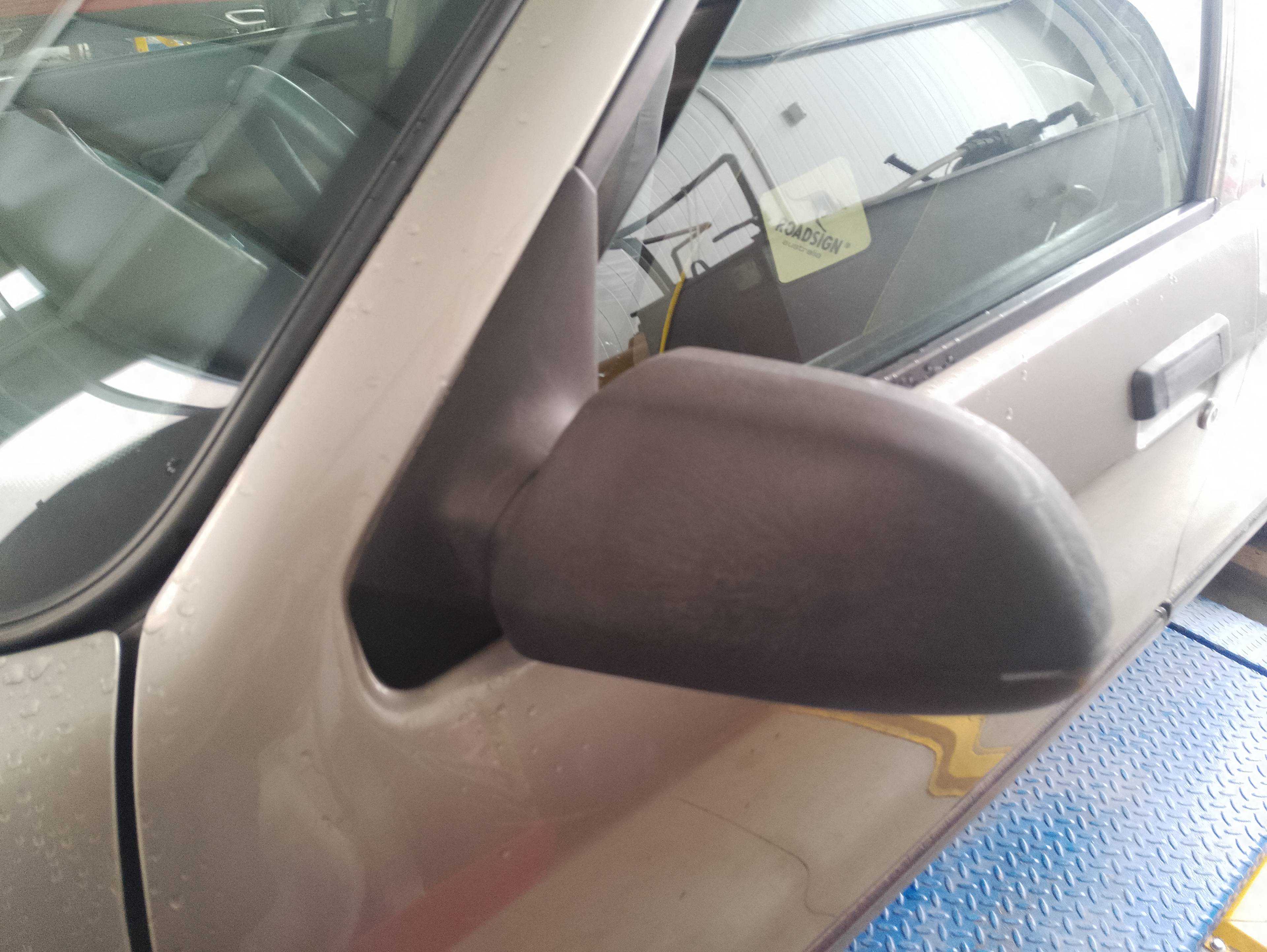 Recambio de retrovisor izquierdo para renault 19 hatchback (b/c53) gtd referencia OEM IAM   