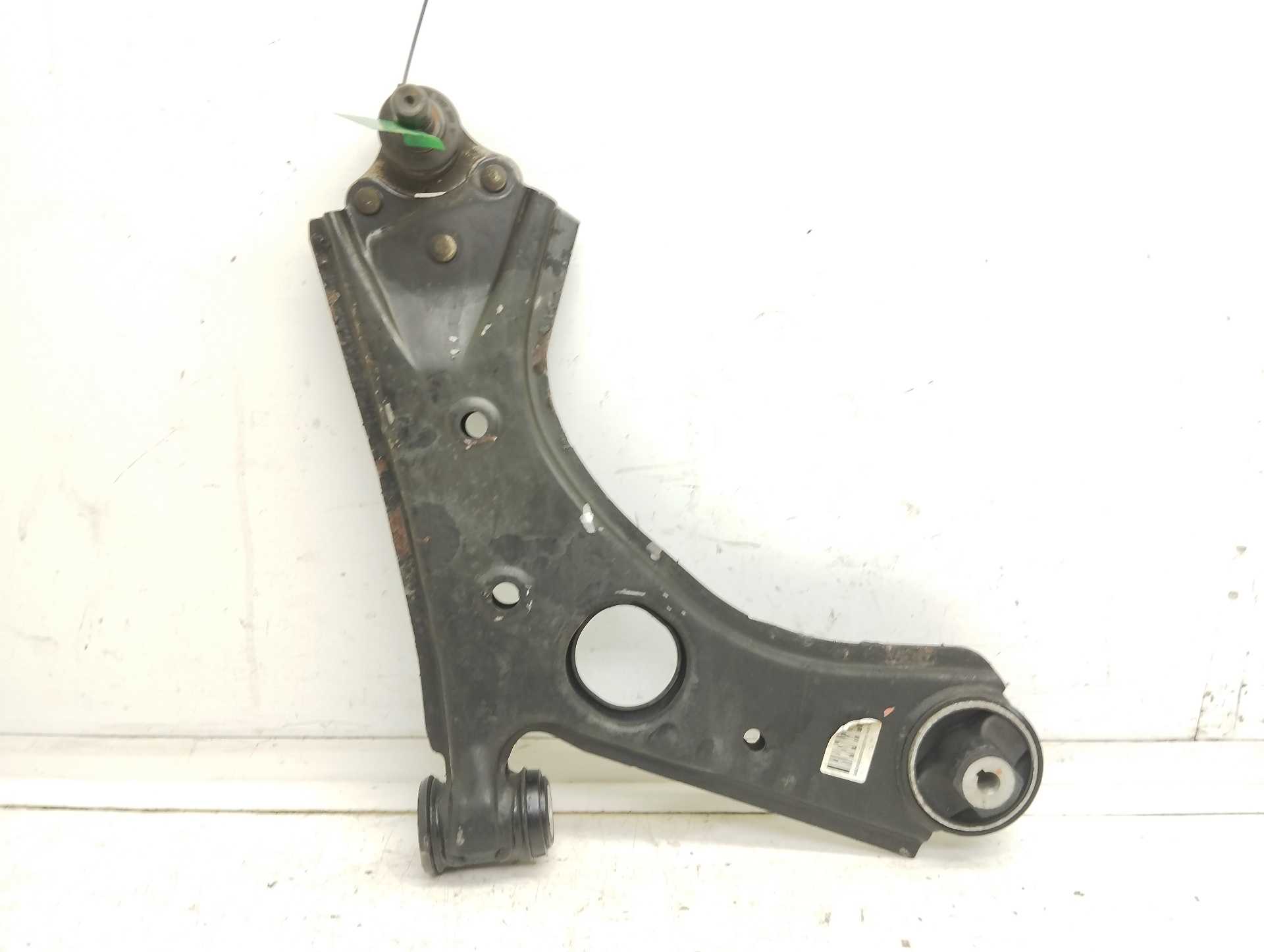 Recambio de brazo suspension inferior delantero derecho para fiat 500 l (330) city cross referencia OEM IAM  52008283 0000052008