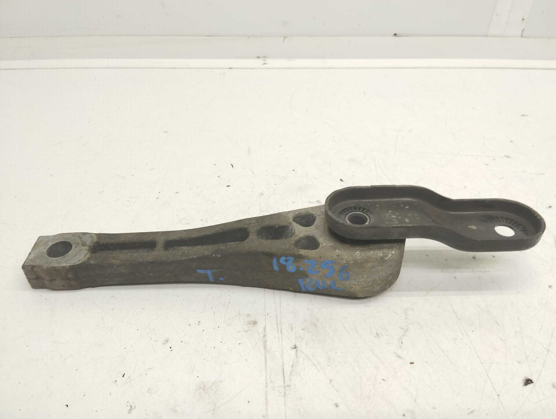 Recambio de soporte motor trasero para audi a3 (8p) 1.6 tdi ambiente referencia OEM IAM 1K0199855  