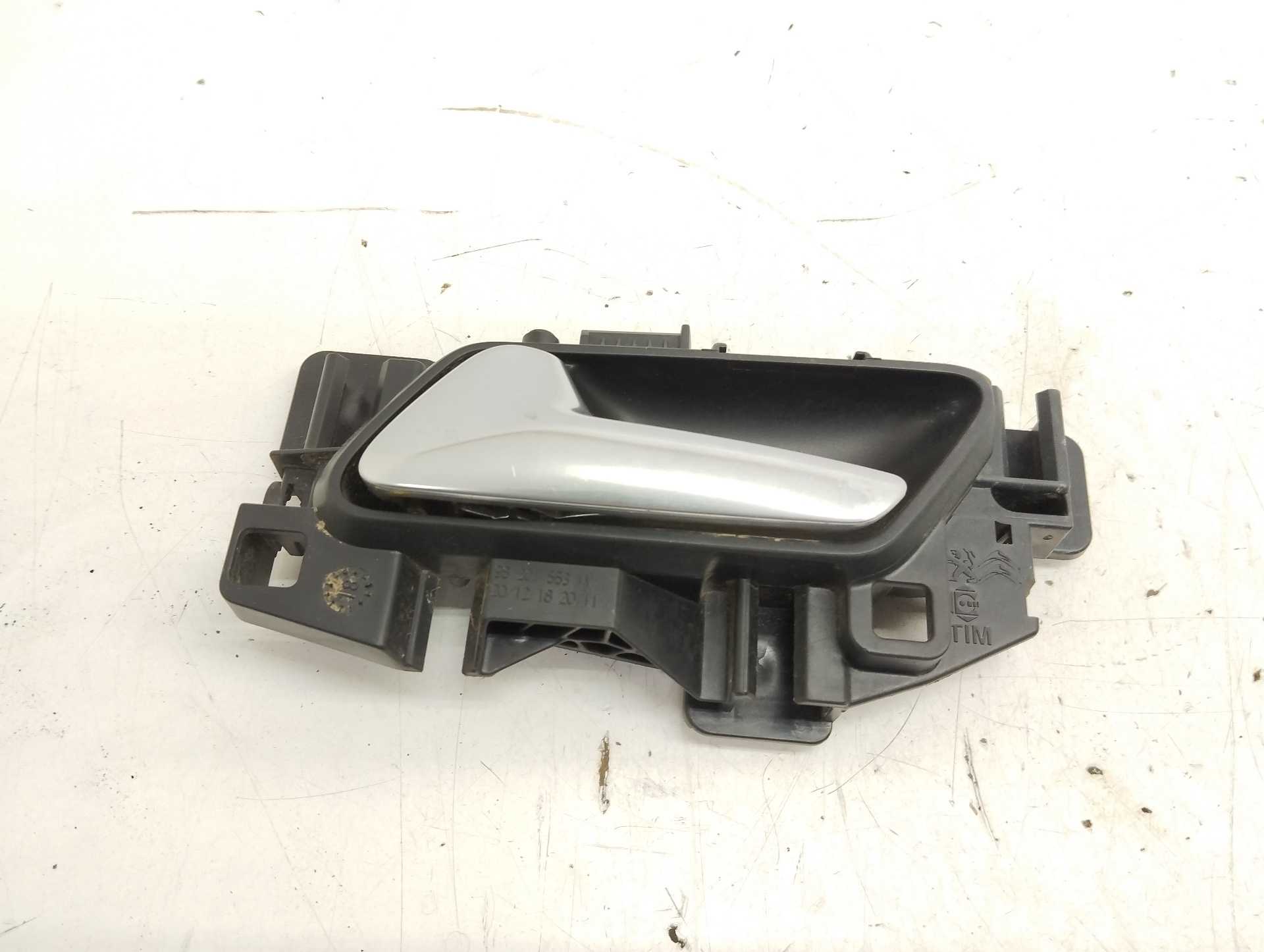 Recambio de maneta interior trasera izquierda para peugeot 3008 active referencia OEM IAM 98201553VV  
