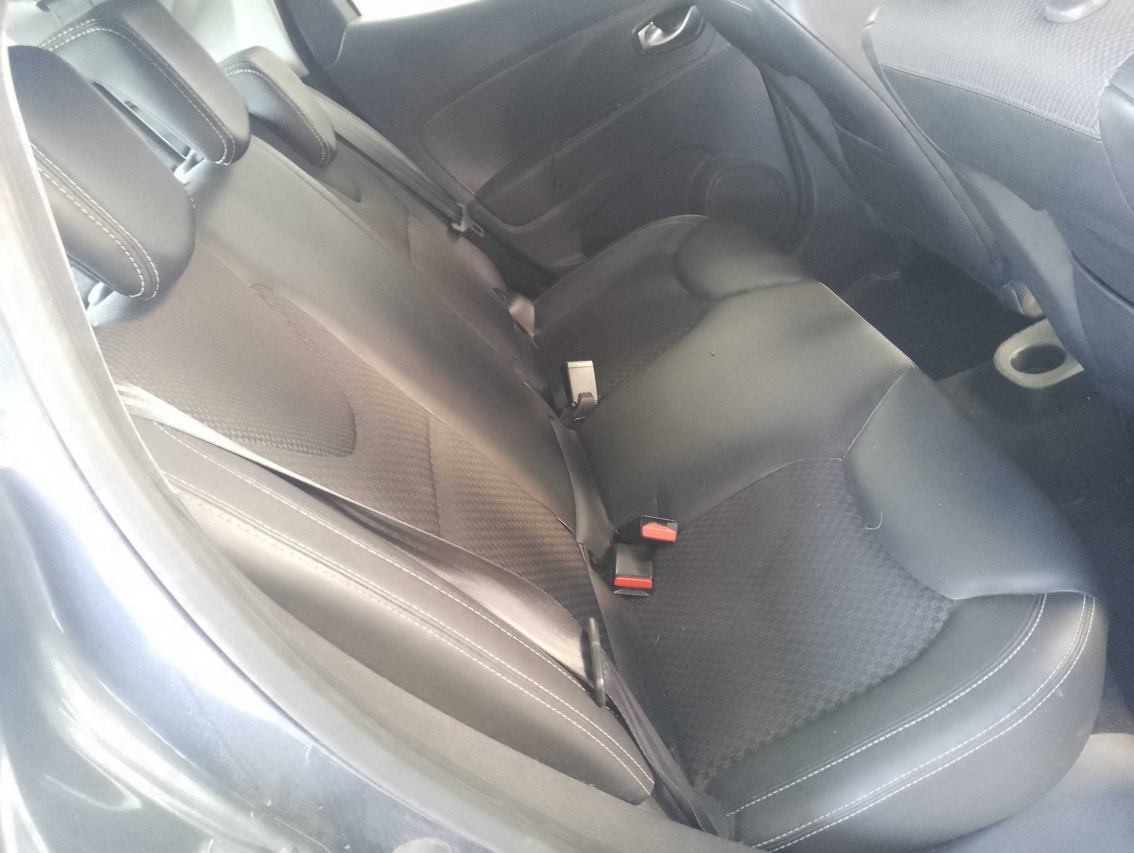 Recambio de asientos traseros para renault clio iv 1.0 tce referencia OEM IAM   