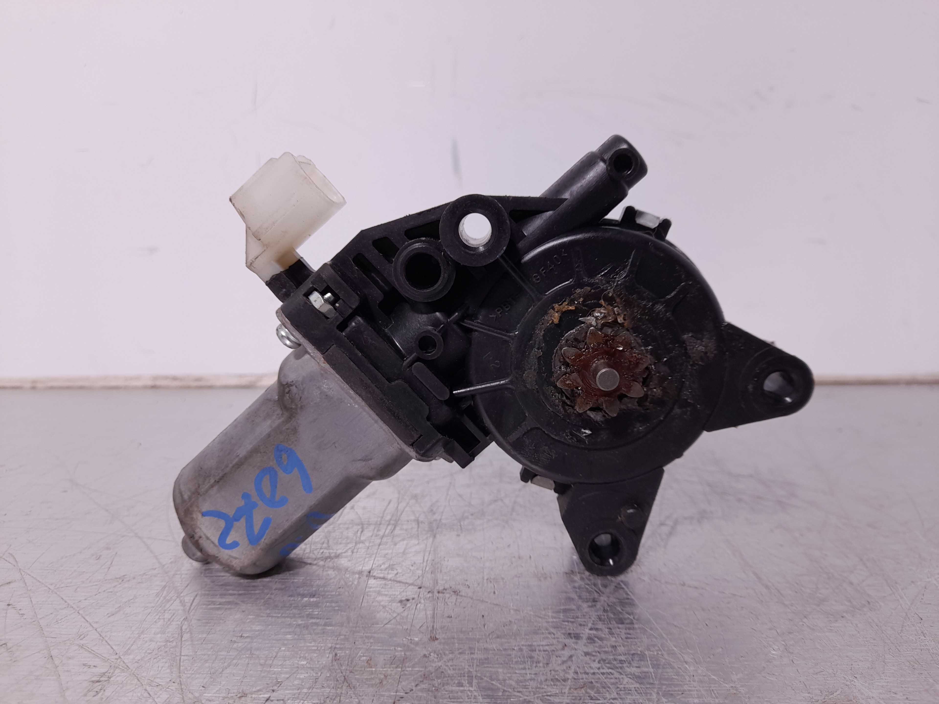 Recambio de motor elevalunas trasero derecho para kia soul 1.6 cat referencia OEM IAM 824601M000 DENSO 