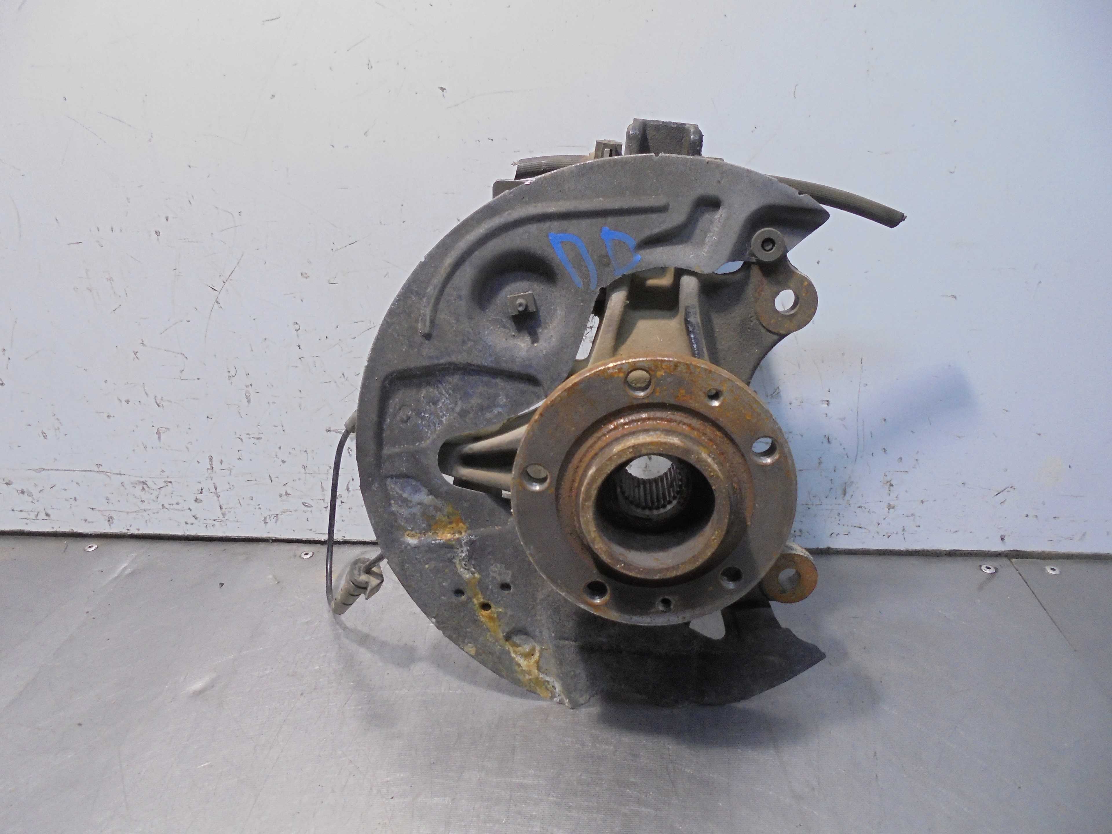 Recambio de mangueta delantera derecha para peugeot 3008 active referencia OEM IAM   