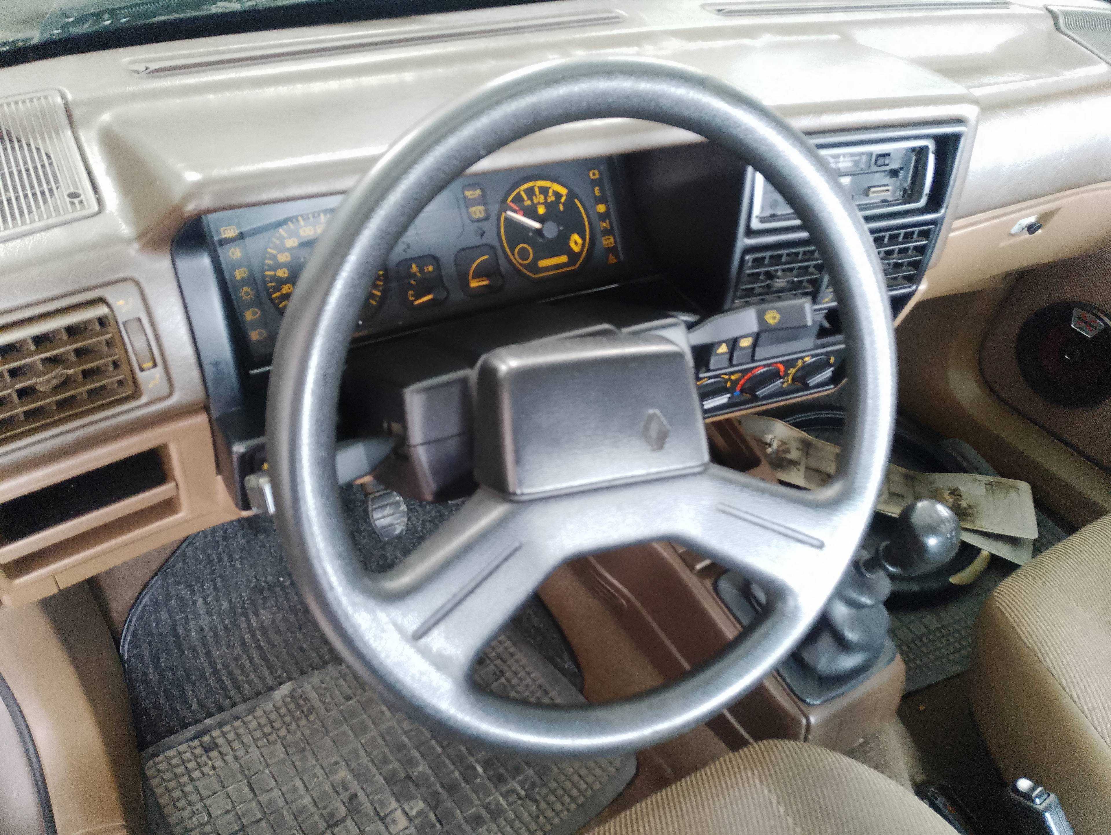Recambio de volante para renault 19 hatchback (b/c53) gtd referencia OEM IAM   