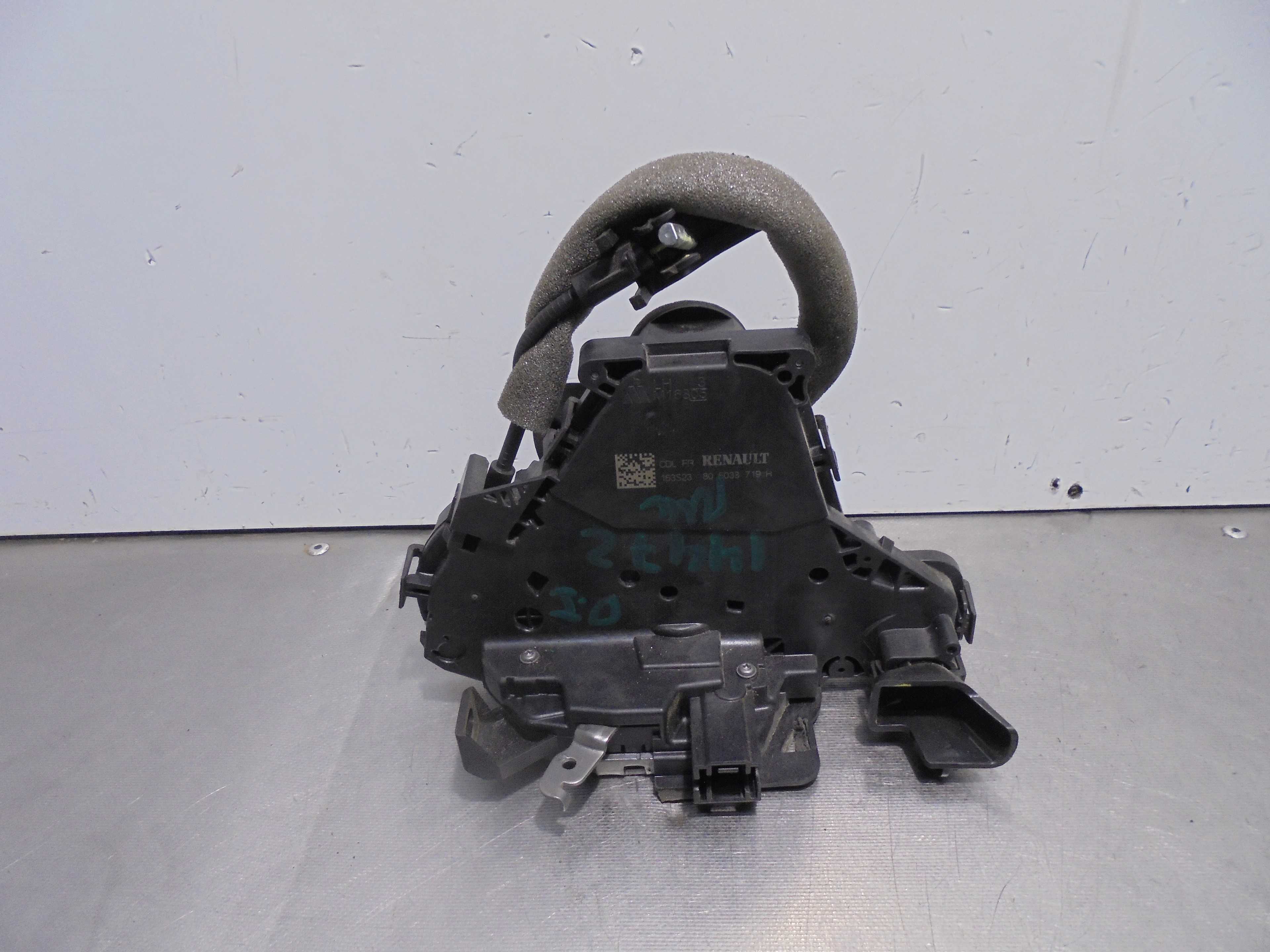 Recambio de cerradura puerta delantera izquierda para renault express referencia OEM IAM 805033719R ELECTRICA 