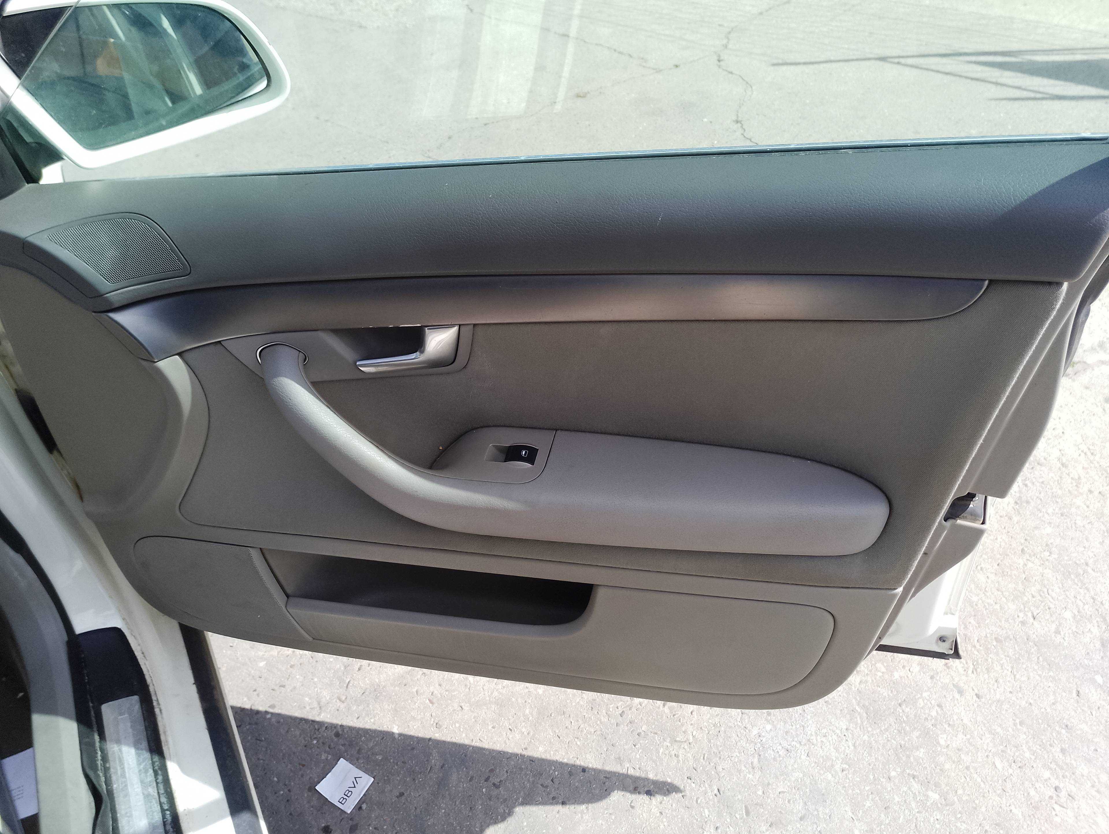 Recambio de guarnecido puerta delantera derecha para audi a4 avant (8e) 2.0 tdi referencia OEM IAM   