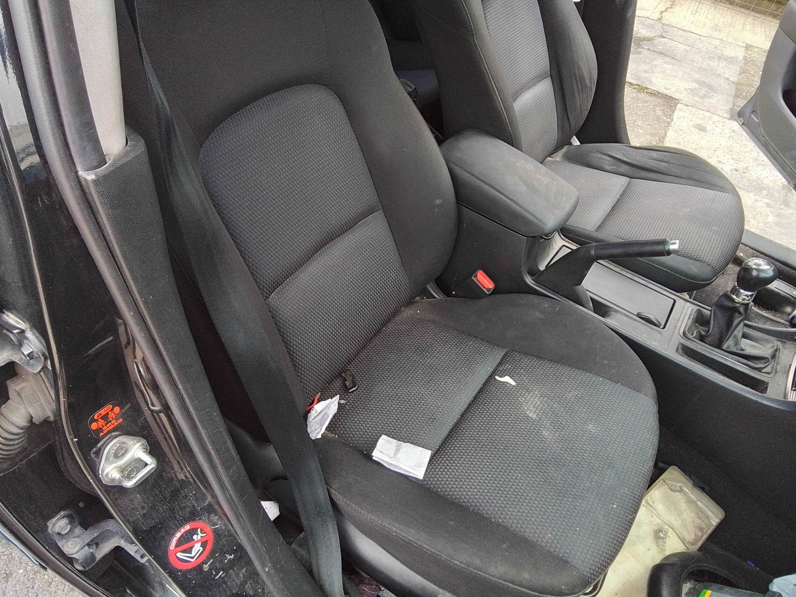 Recambio de asiento delantero derecho para mazda 3 berlina (bk) 1.6 vvt active referencia OEM IAM   