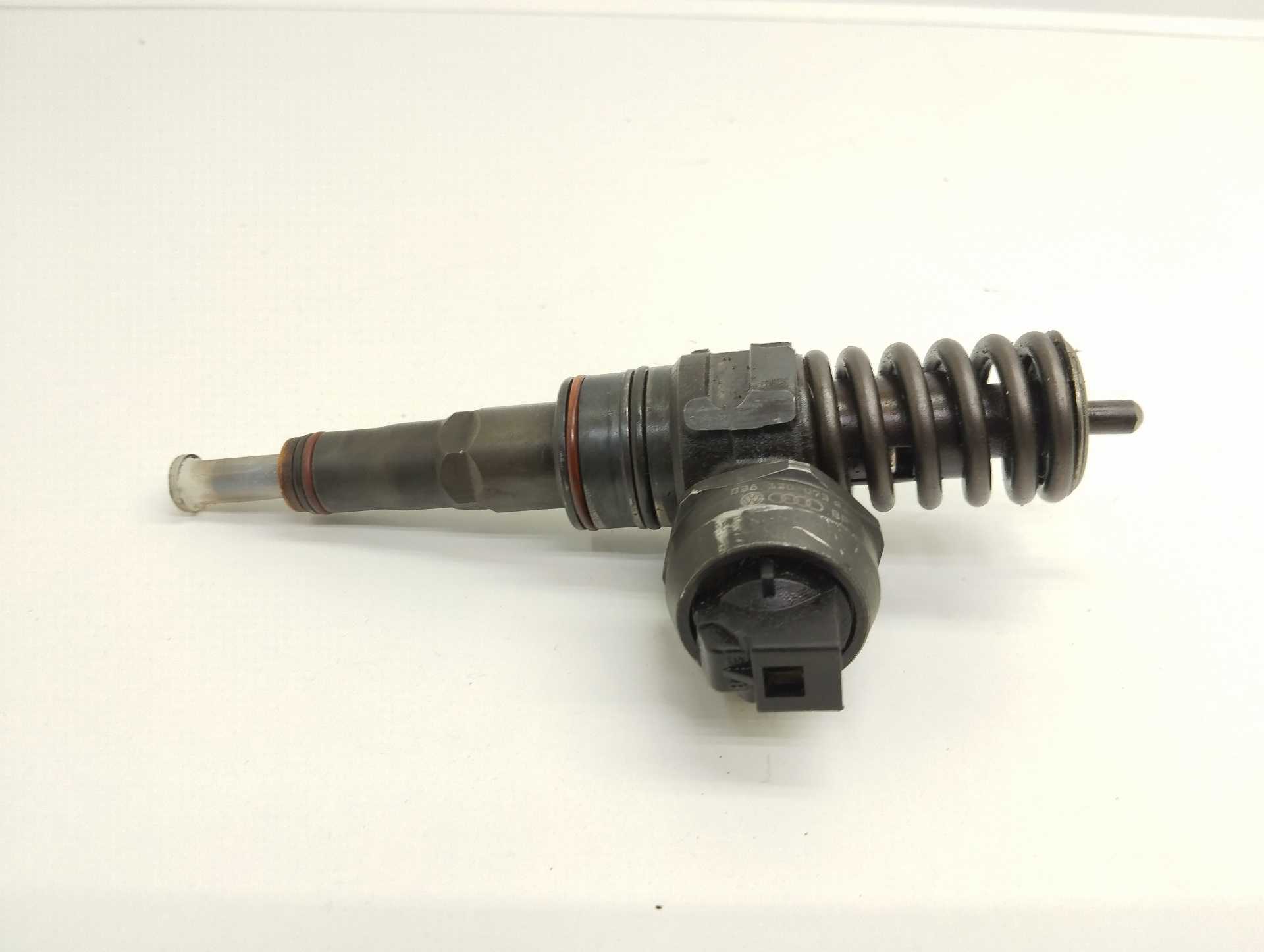 Recambio de inyector para volkswagen passat berlina (3b3) advance referencia OEM IAM 038130073Q  