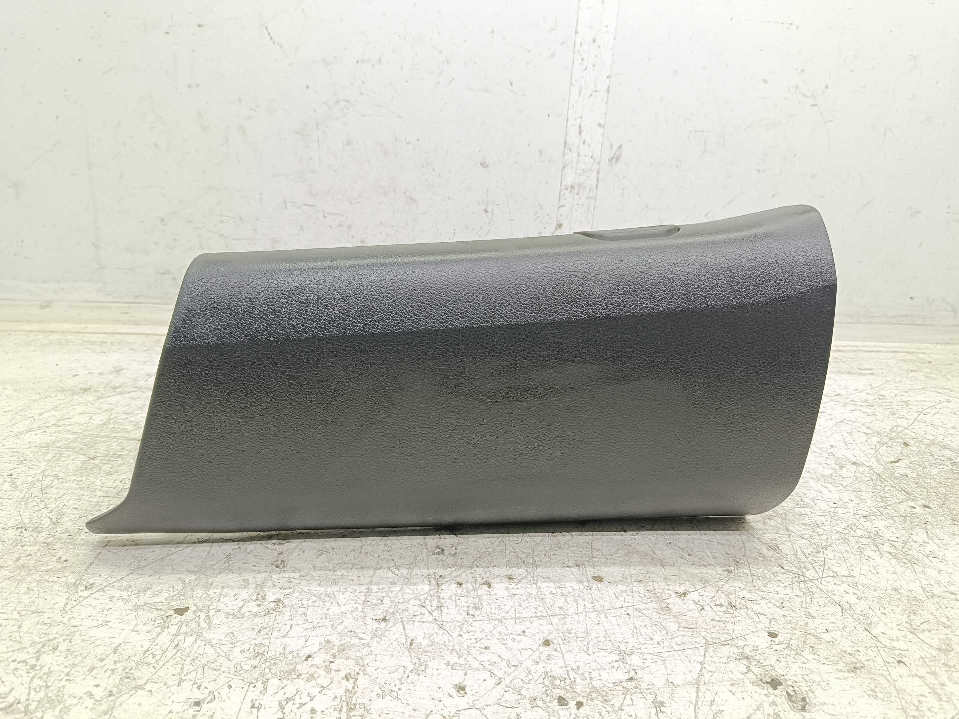 Recambio de guantera para opel vivaro furgón l express referencia OEM IAM 1684486X  