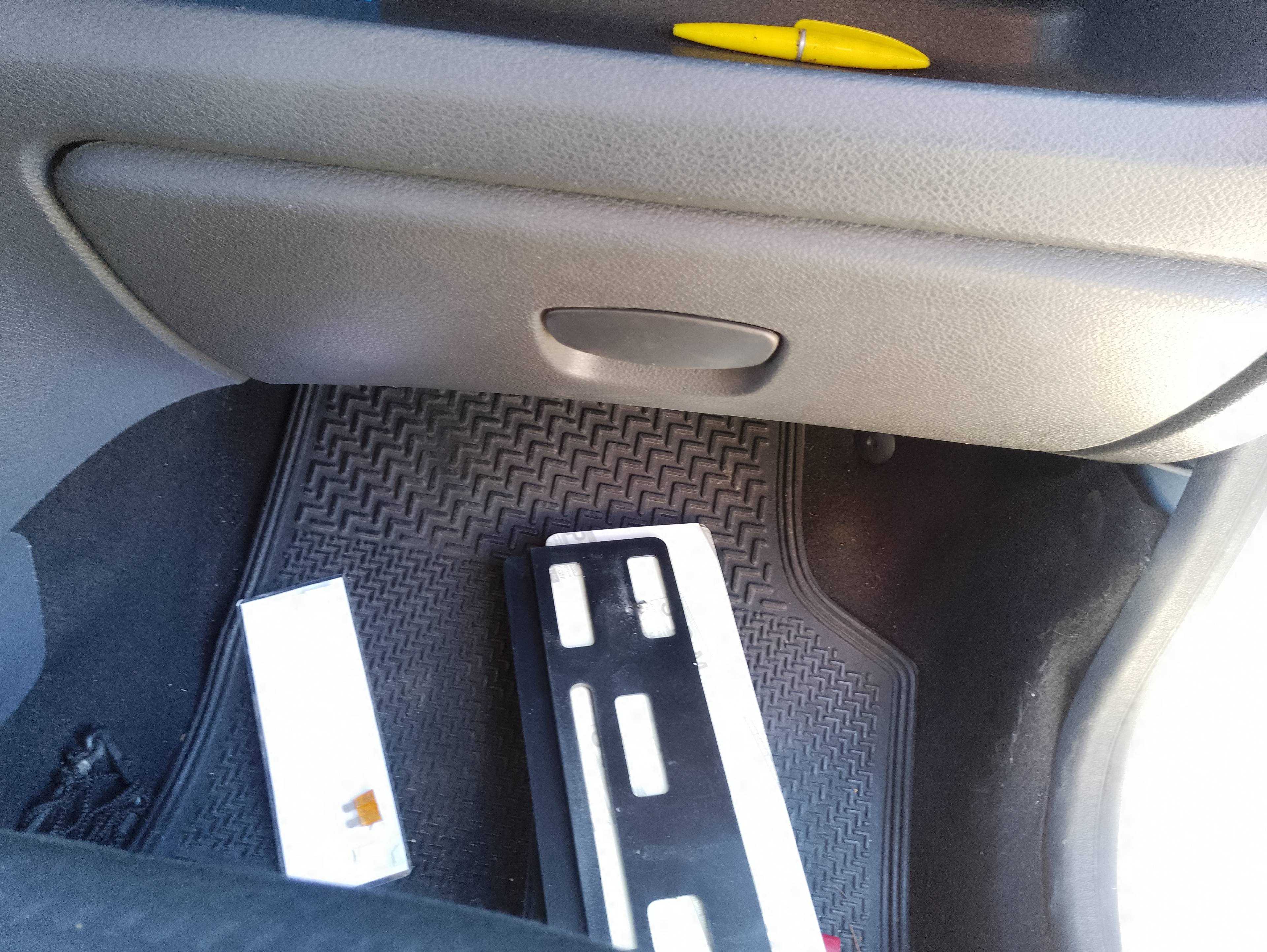 Recambio de guantera para dacia lodgy comfort referencia OEM IAM   