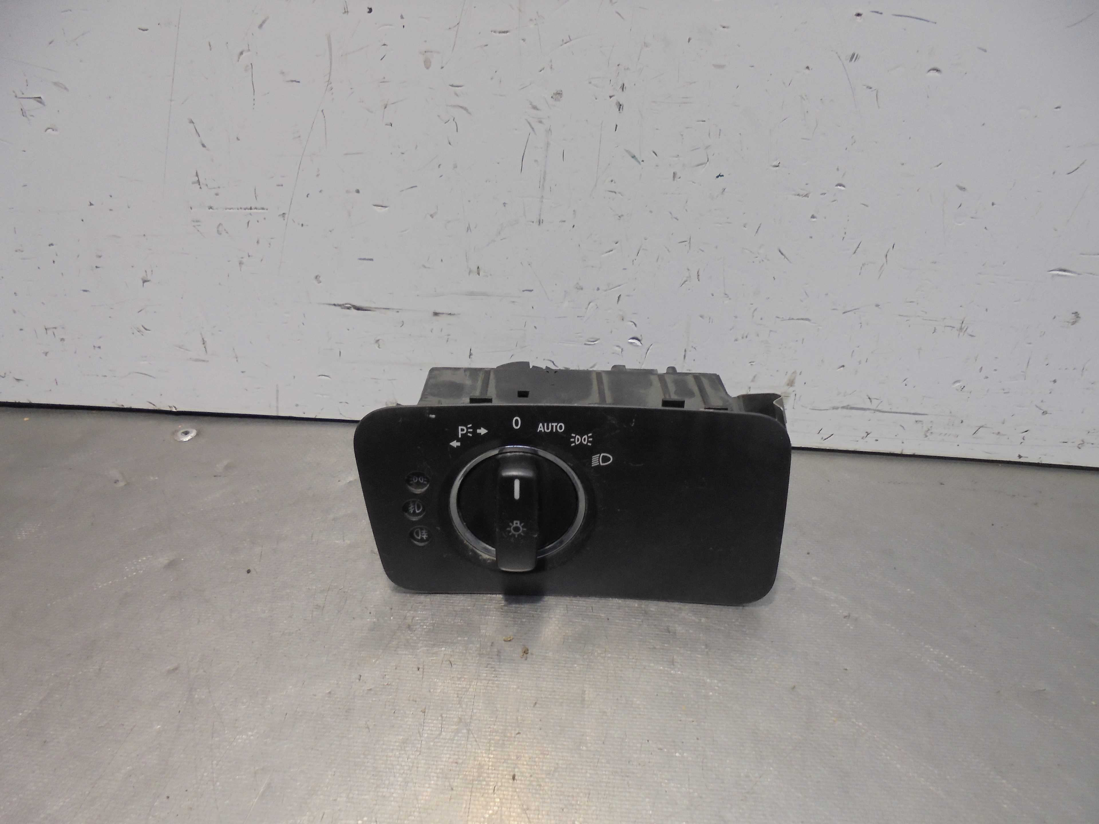 Recambio de mando luces para mercedes-benz clase cls (w219) 350 cgi (219.357) referencia OEM IAM A2195450704 LUK 