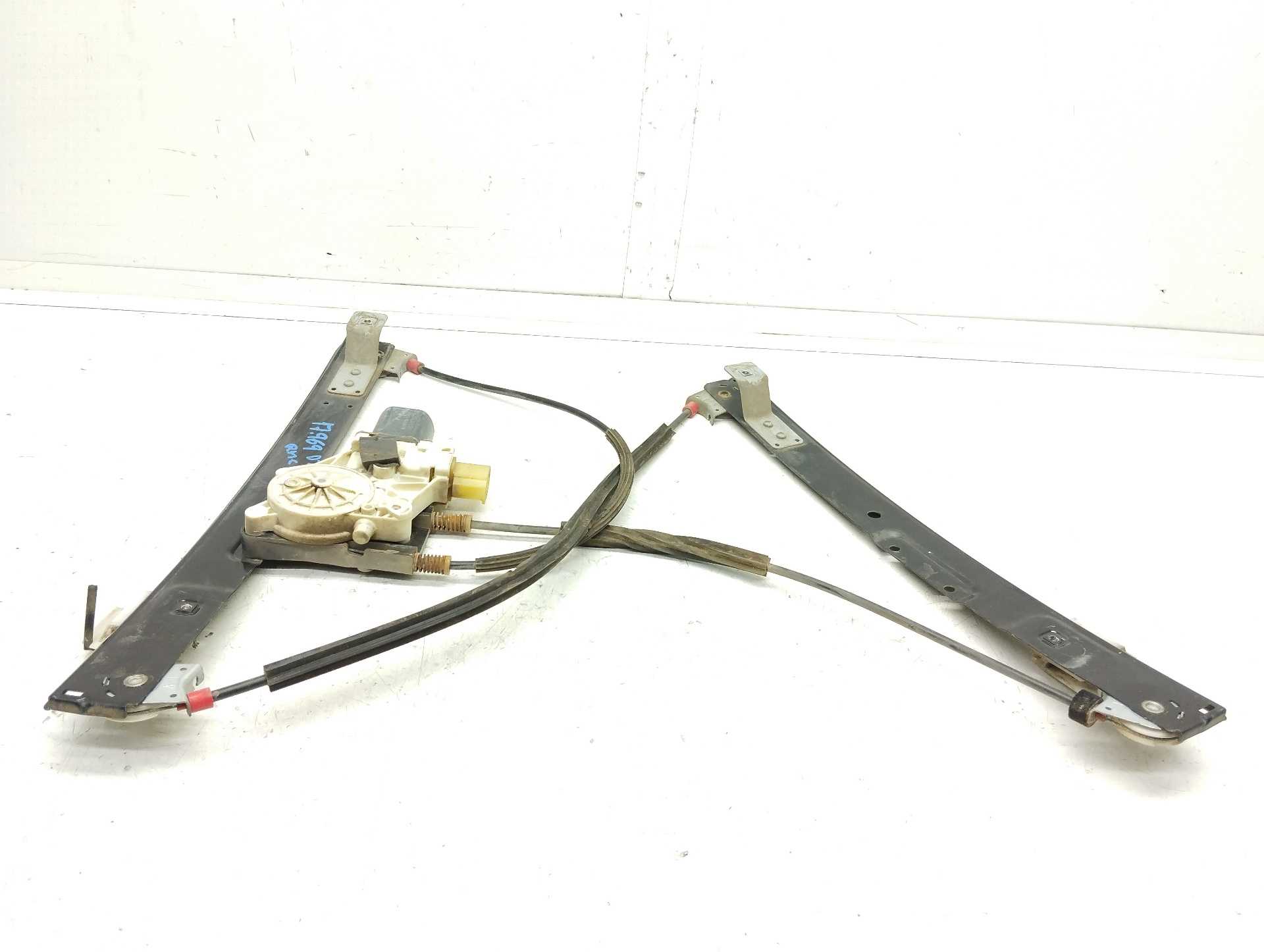 Recambio de elevalunas delantero izquierdo para ford mondeo ber. (ca2) 1.8 tdci cat referencia OEM IAM 0130822287  