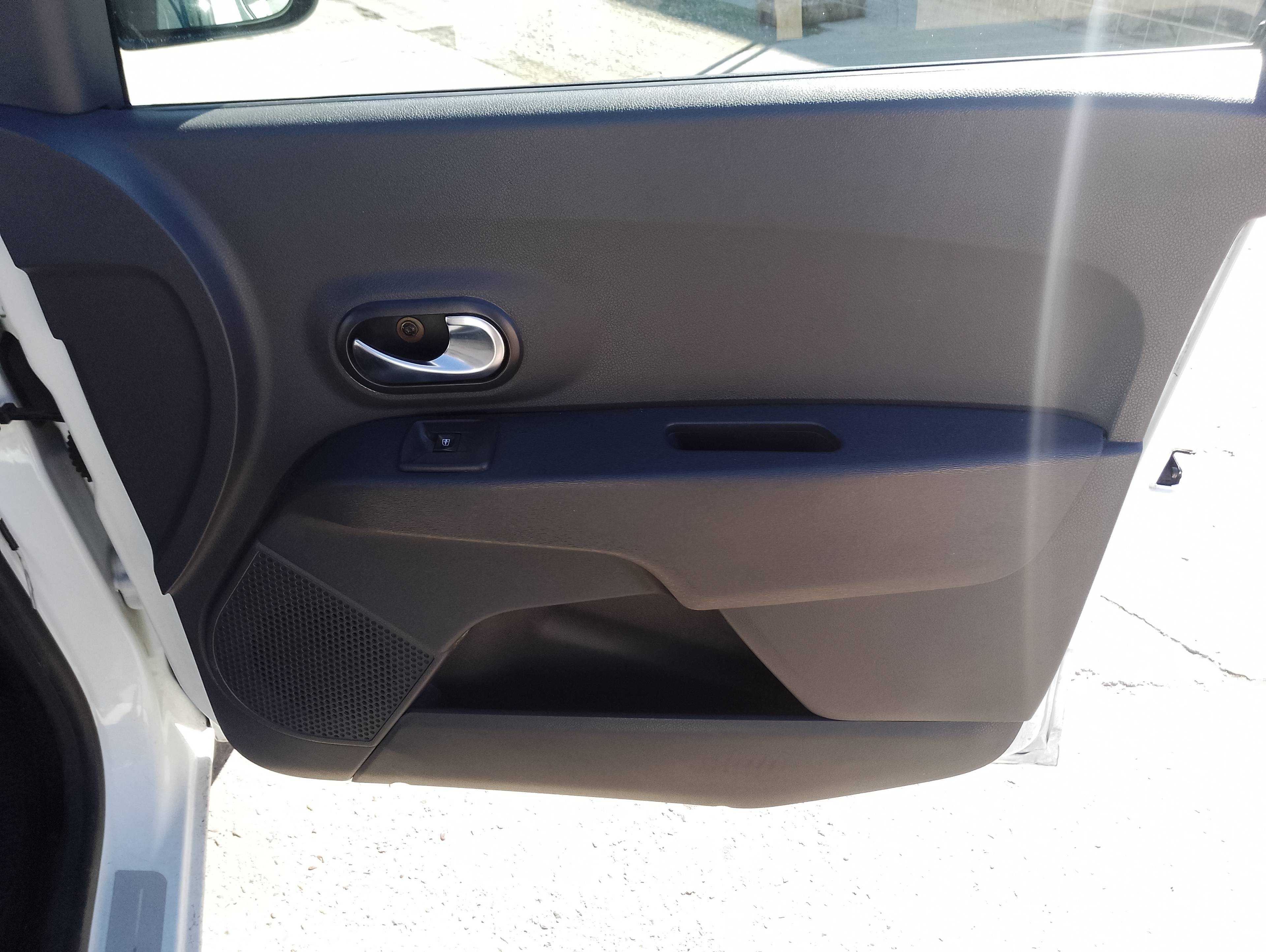 Recambio de guarnecido puerta delantera derecha para dacia lodgy comfort referencia OEM IAM   