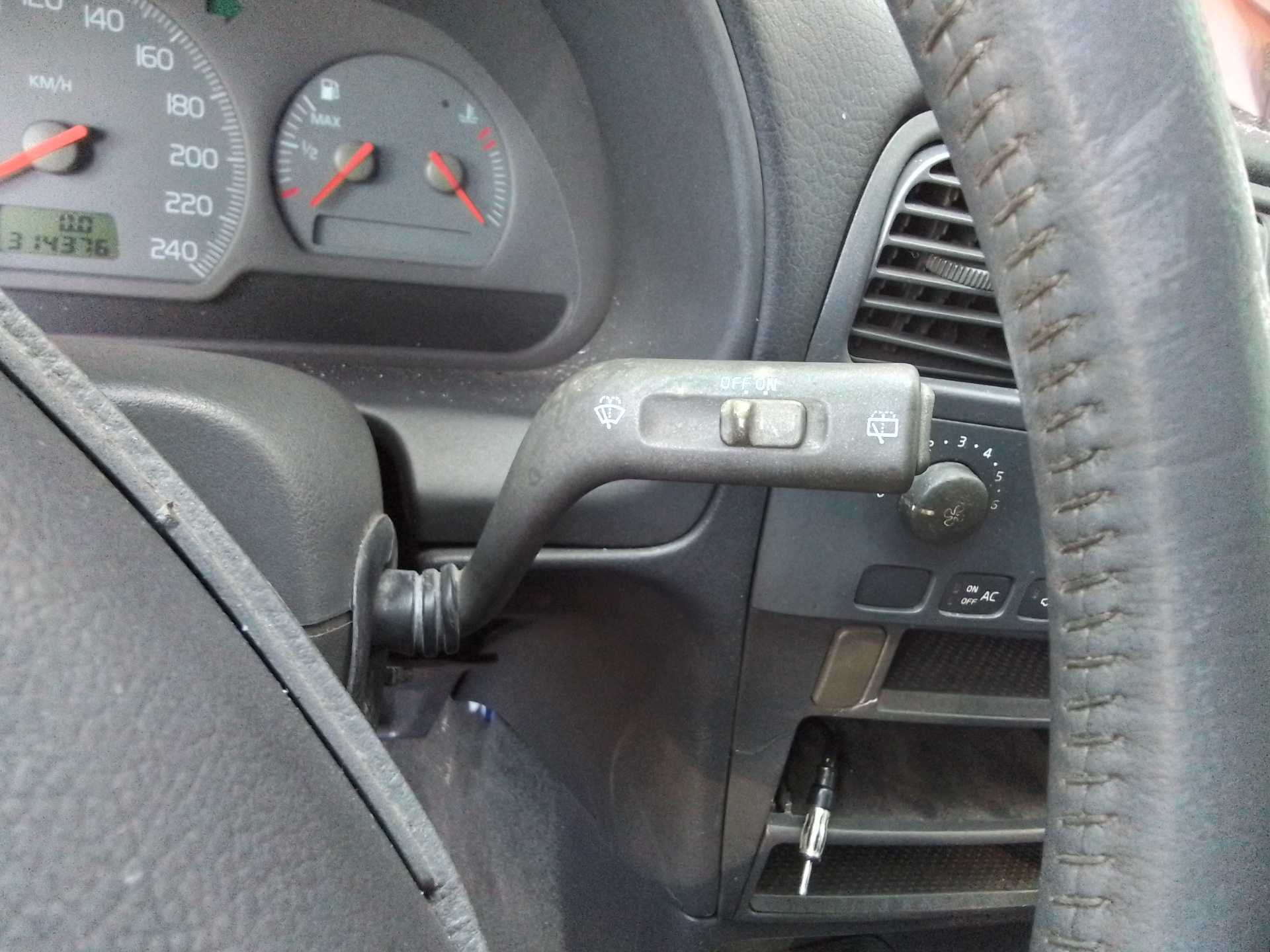 Recambio de mando limpia para volvo v40 familiar 1.9 d referencia OEM IAM   