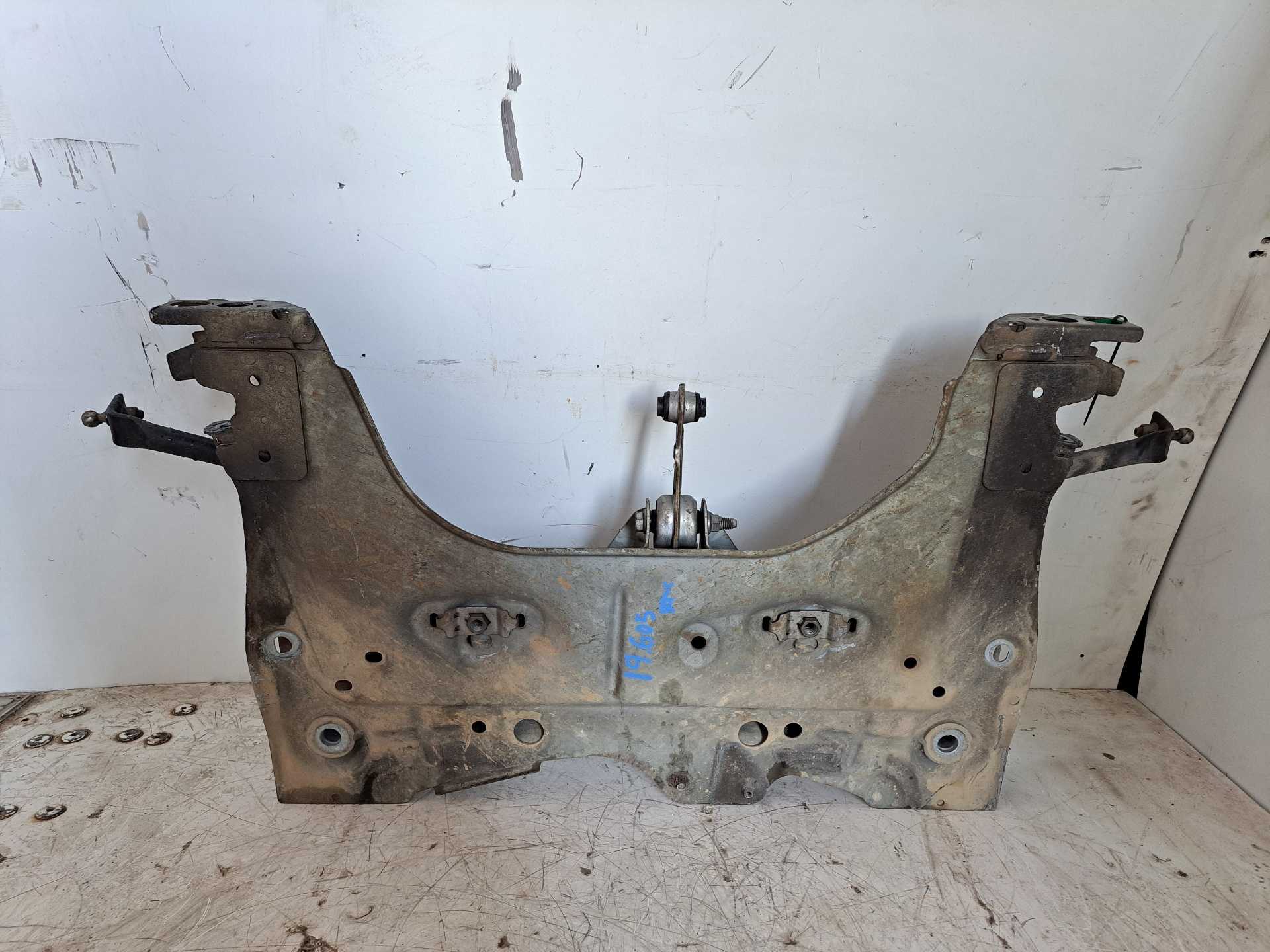 Recambio de cuna motor para renault clio iv 1.5 dci referencia OEM IAM   