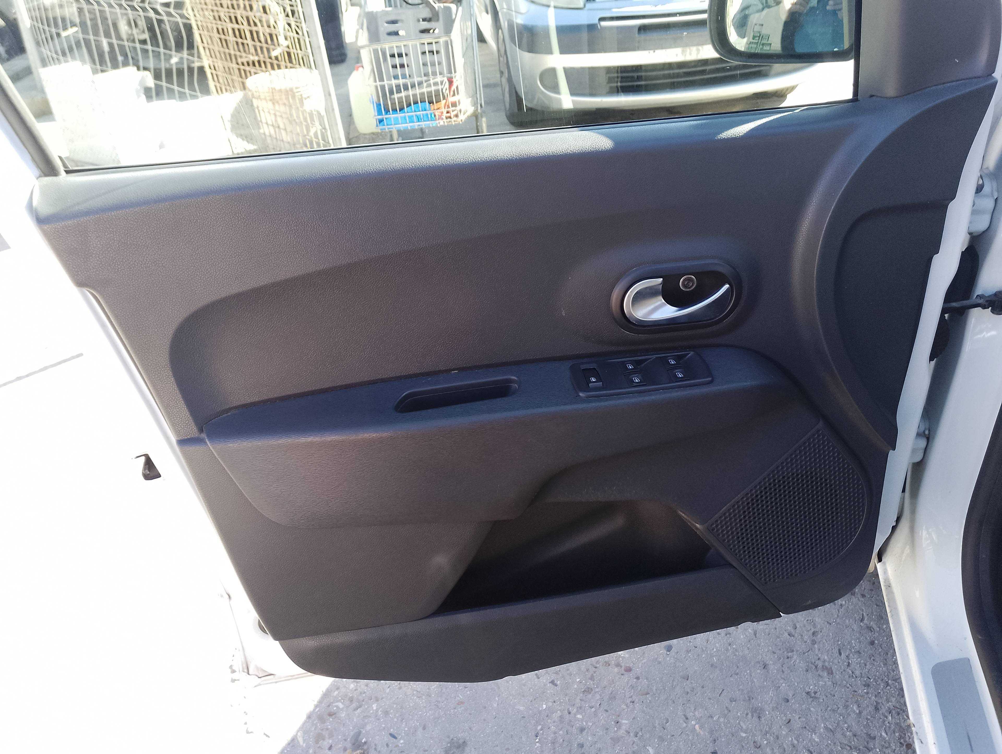 Recambio de guarnecido puerta delantera izquierda para dacia lodgy comfort referencia OEM IAM   