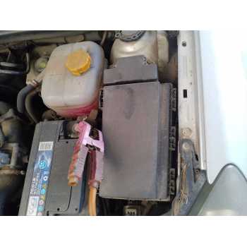 CAJA RELES / FUSIBLES 