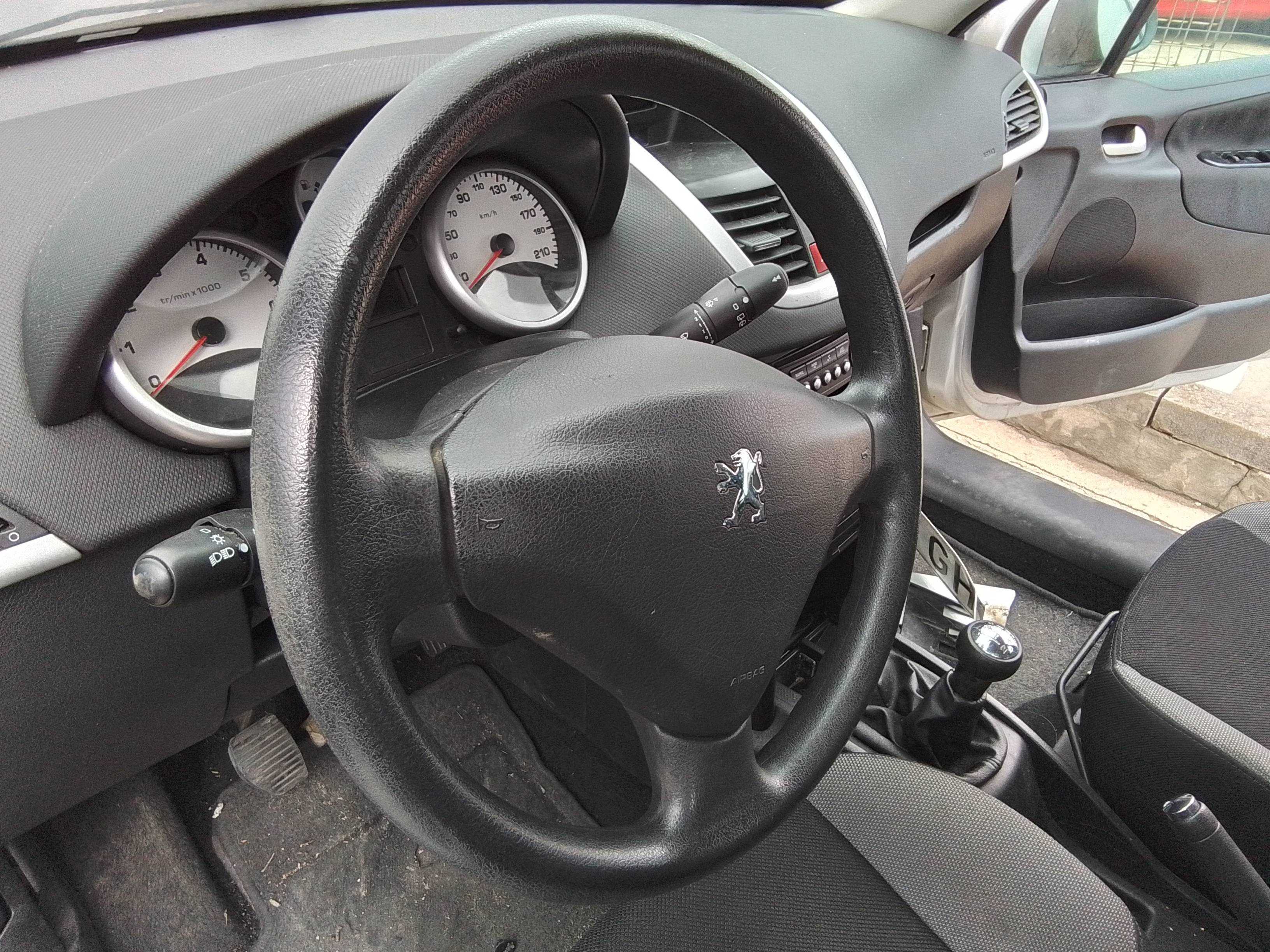 Recambio de volante para peugeot 207 sw confort referencia OEM IAM   
