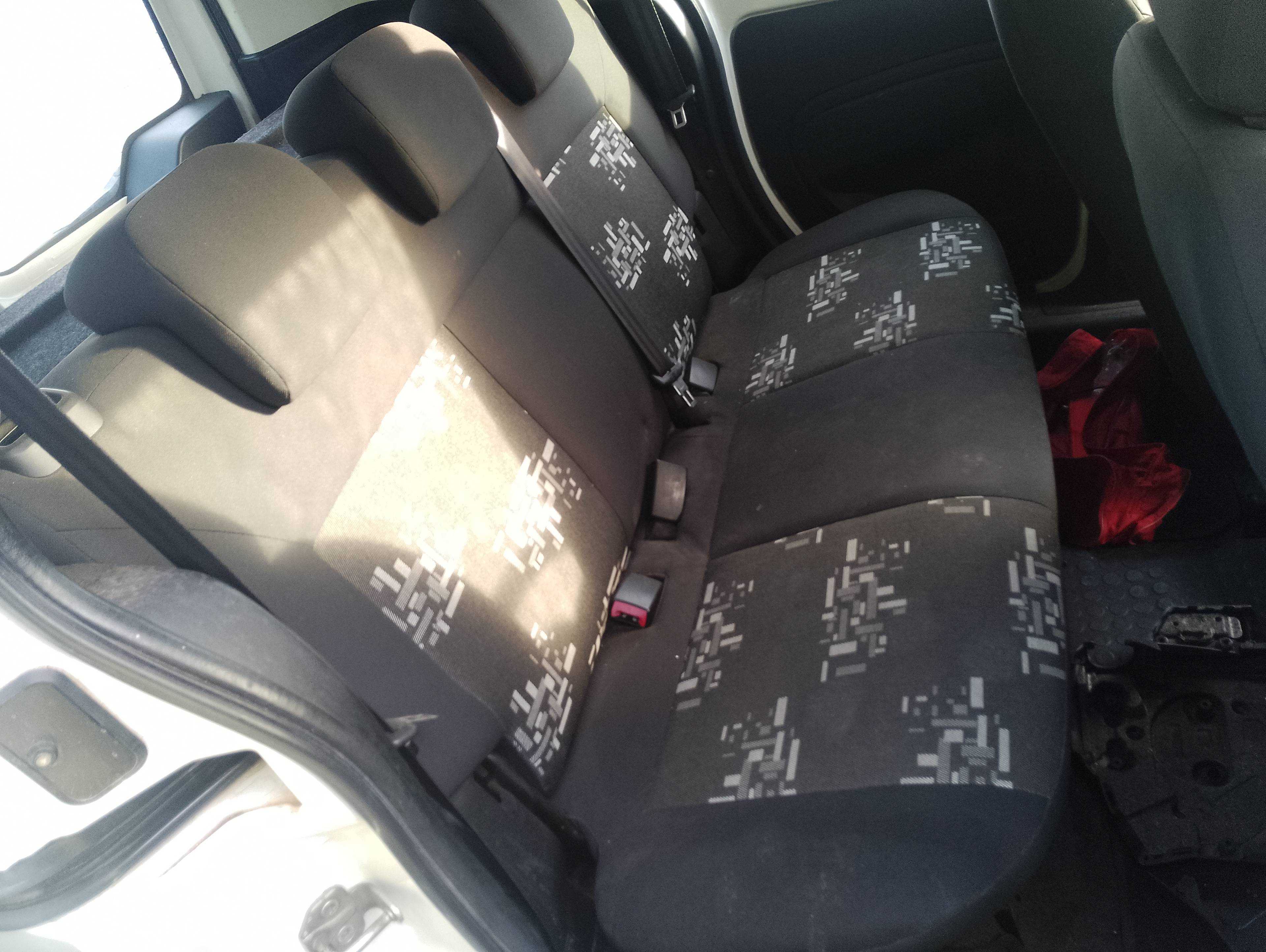 Recambio de asientos traseros para fiat fiorino básico referencia OEM IAM   
