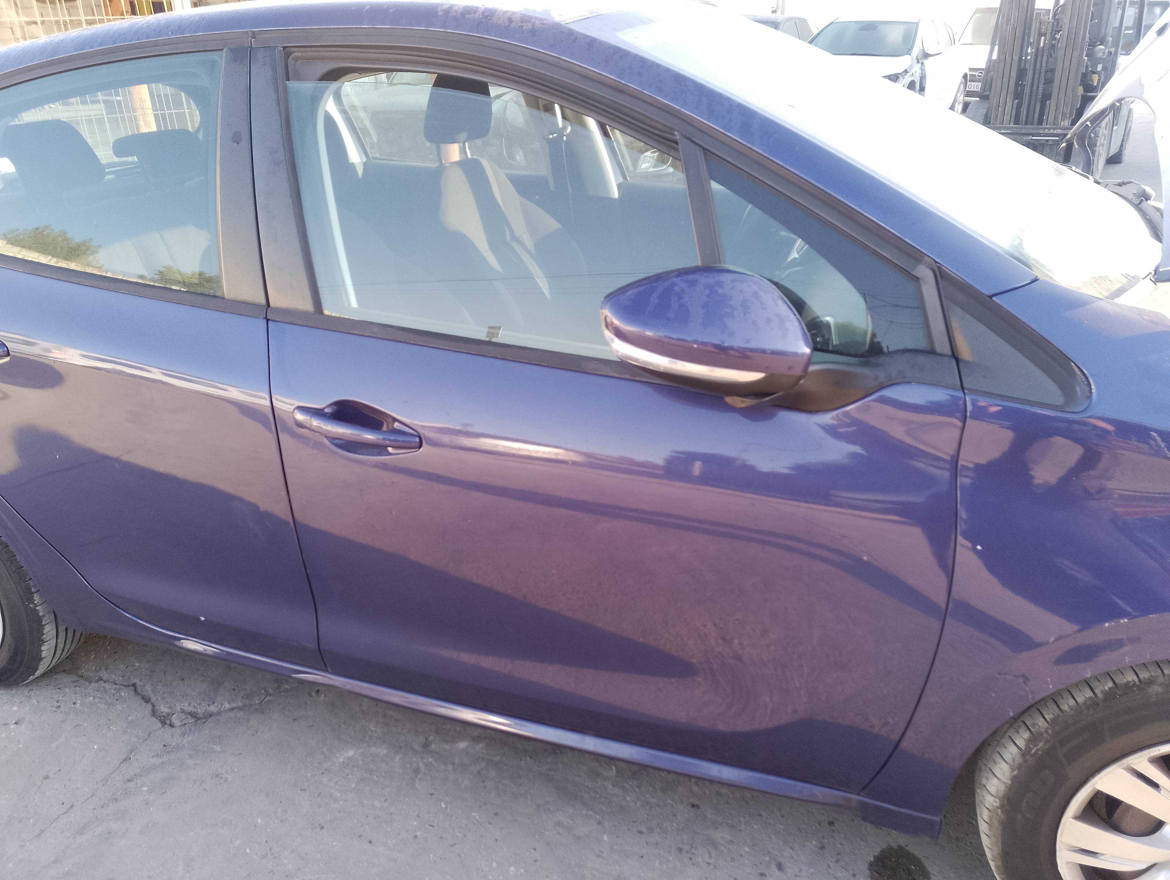 Recambio de puerta delantera derecha para peugeot 208 access referencia OEM IAM   