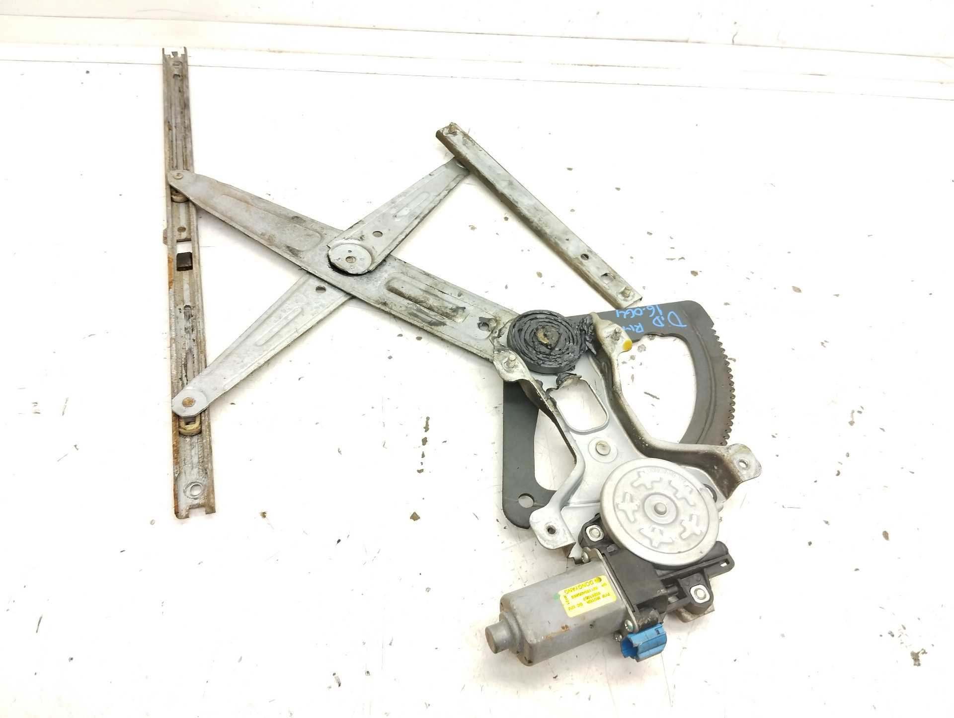 Recambio de elevalunas delantero derecho para daewoo tacuma se referencia OEM IAM 96261057  