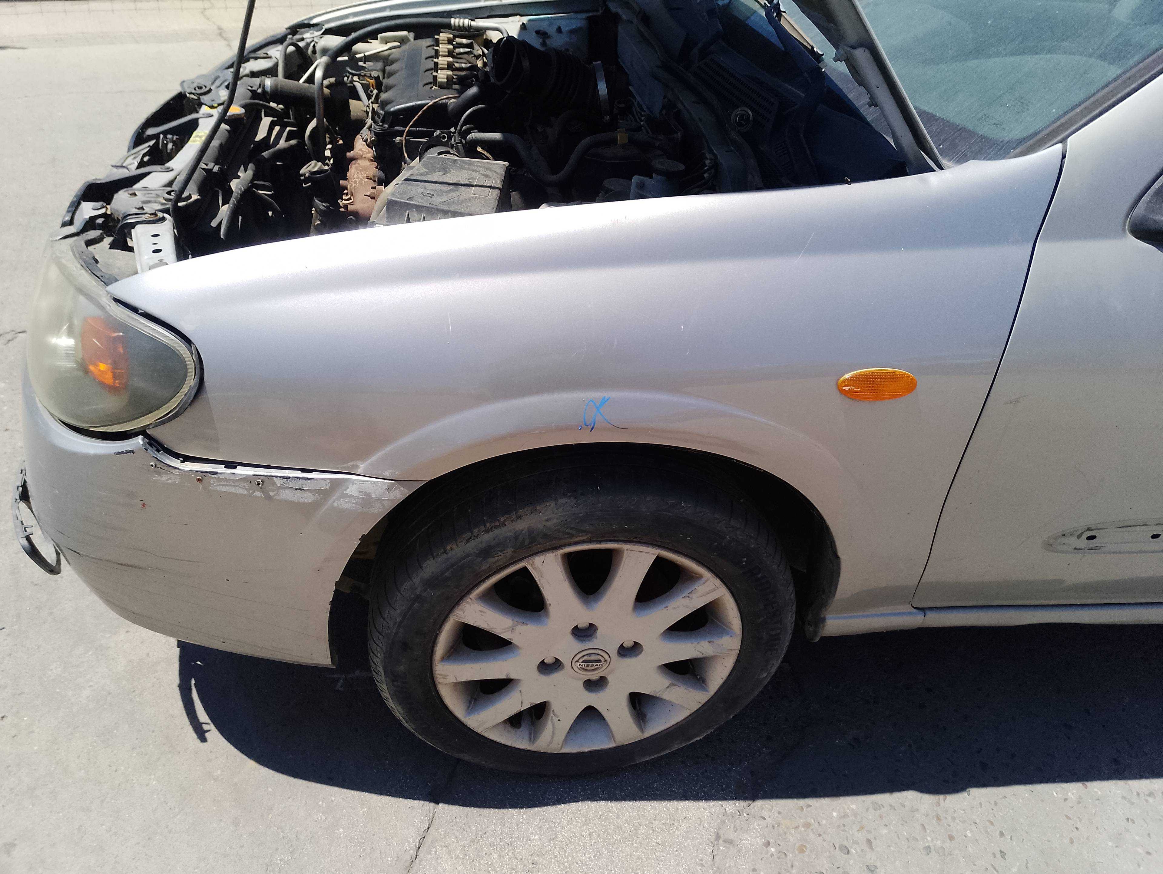 Recambio de aleta delantera izquierda para nissan almera (n16/e) acenta referencia OEM IAM   