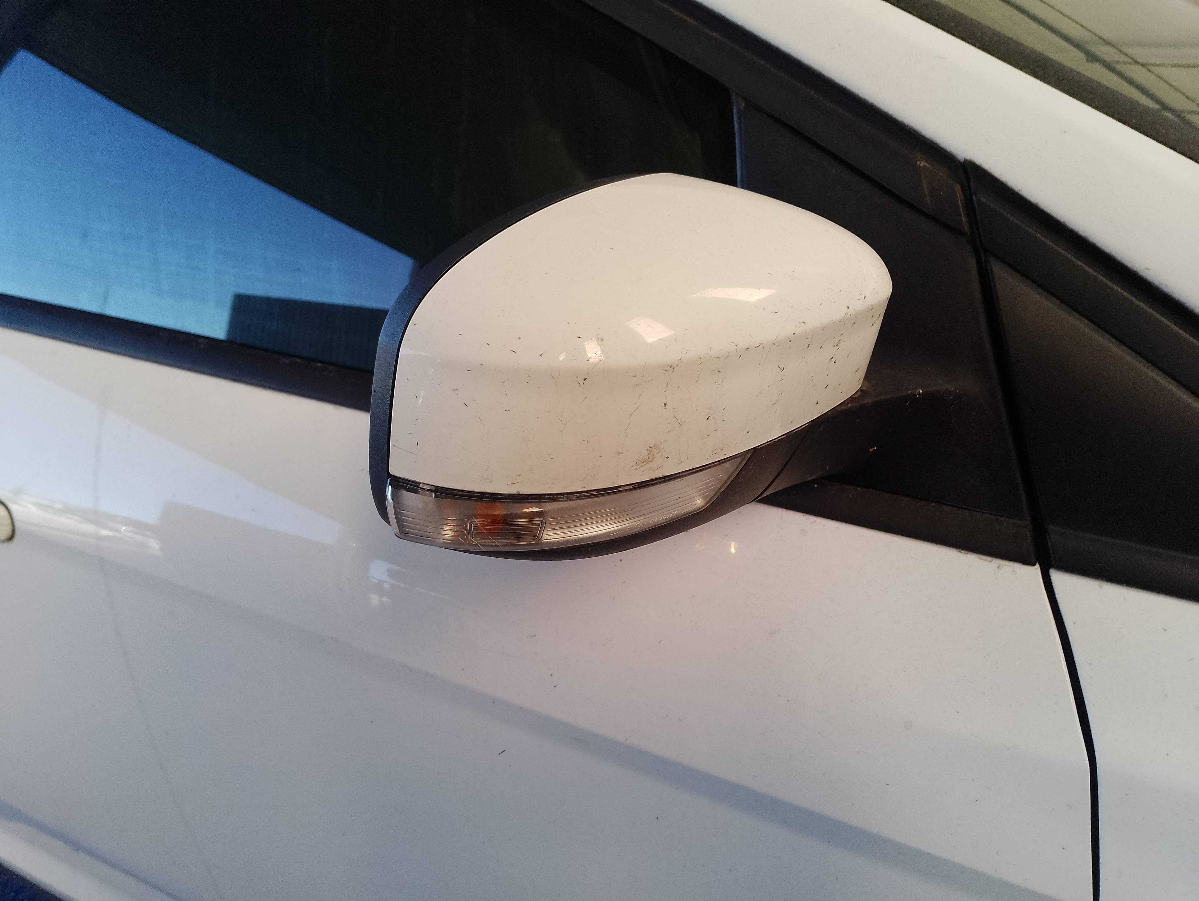 Recambio de retrovisor derecho para ford focus lim. black&red referencia OEM IAM   