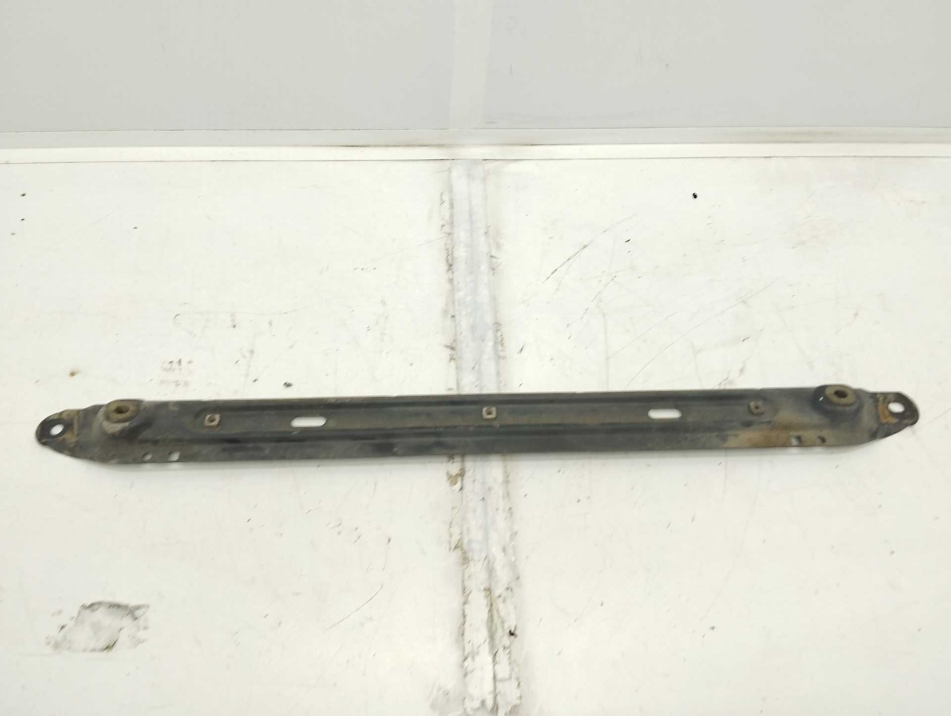 Recambio de travesaño inferior para peugeot 308 i (4a_,4c_) 1.6 16v referencia OEM IAM   