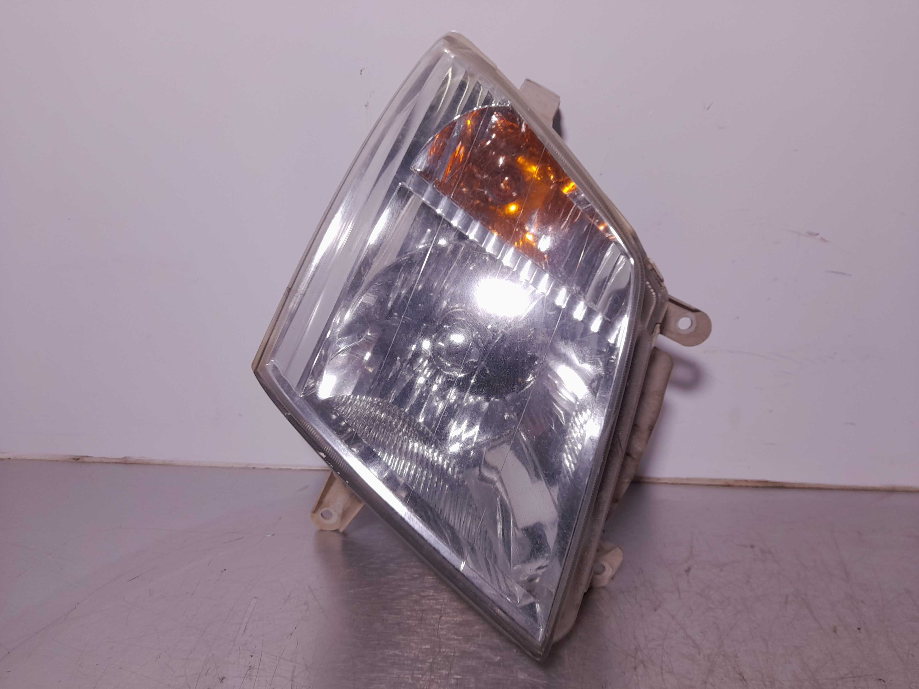Recambio de faro derecho para isuzu d-max crew cab 4wd referencia OEM IAM   