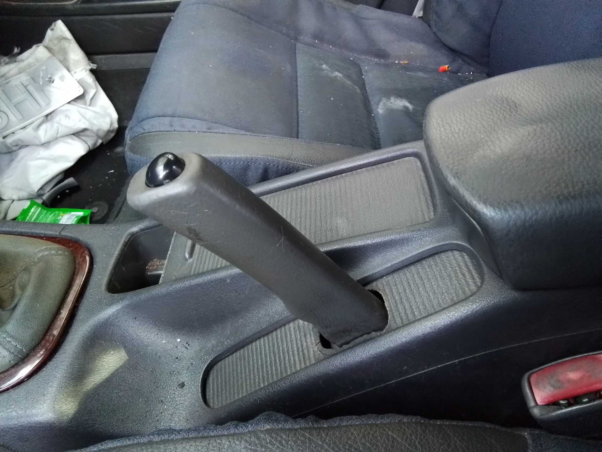 Recambio de palanca freno para volvo v40 familiar 1.9 d referencia OEM IAM   