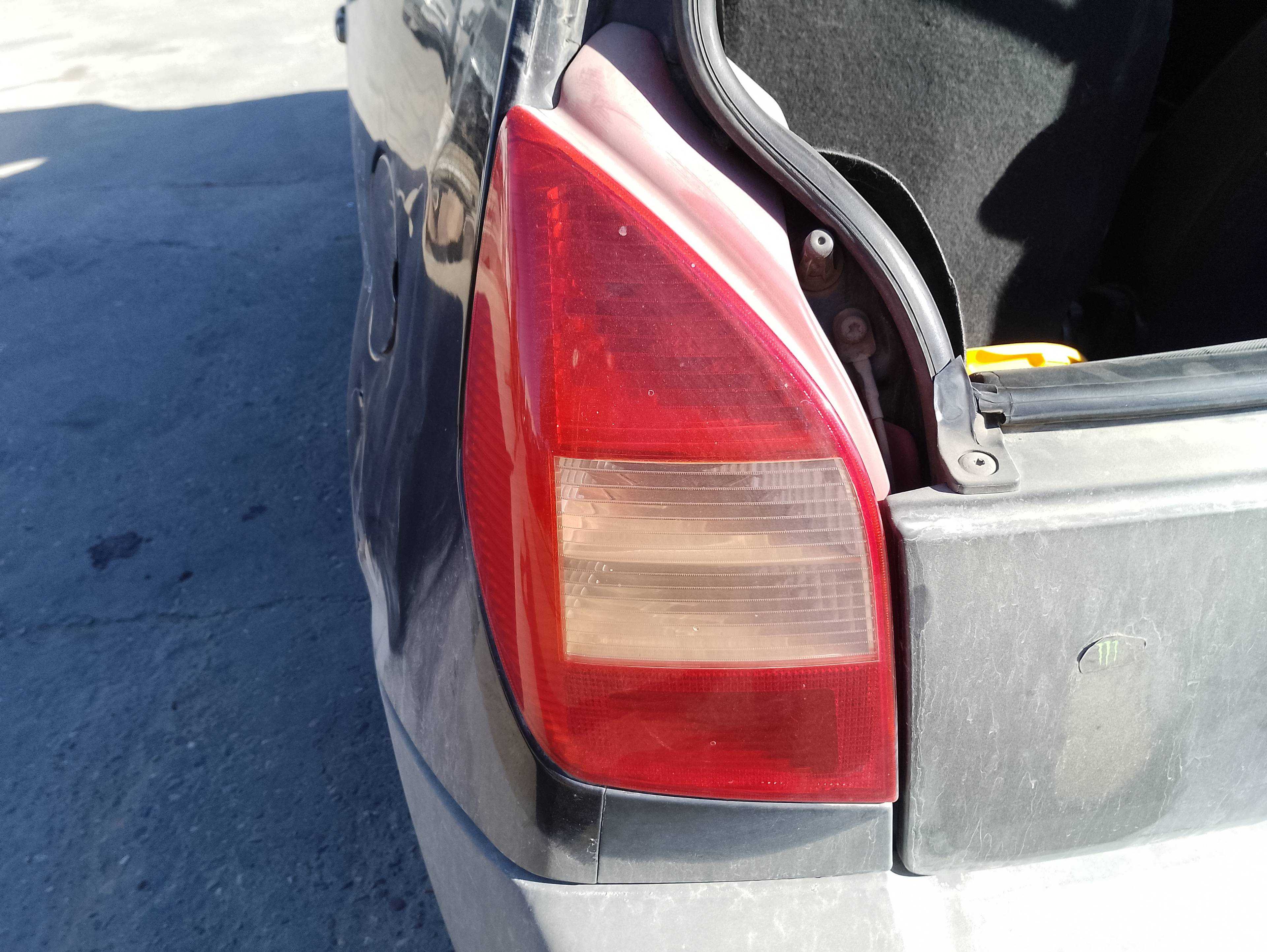 Recambio de piloto trasero izquierdo para citroën c2 x referencia OEM IAM   