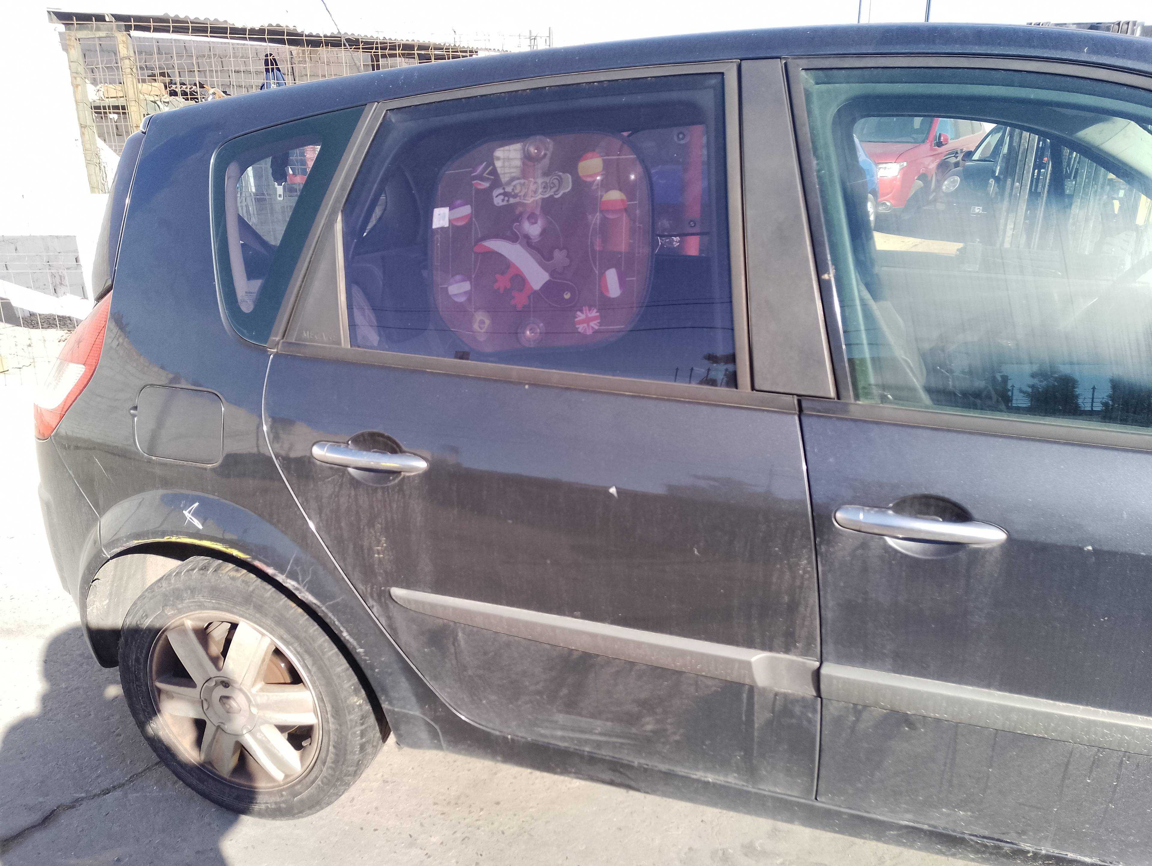 Recambio de puerta trasera derecha para renault scenic ii authentique referencia OEM IAM   