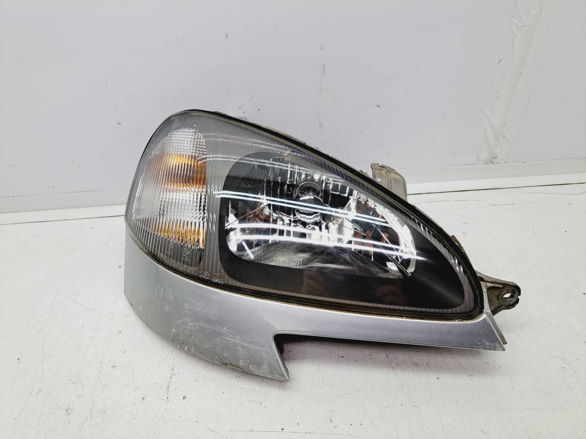 Recambio de faro derecho para daewoo tacuma se referencia OEM IAM  96491782 