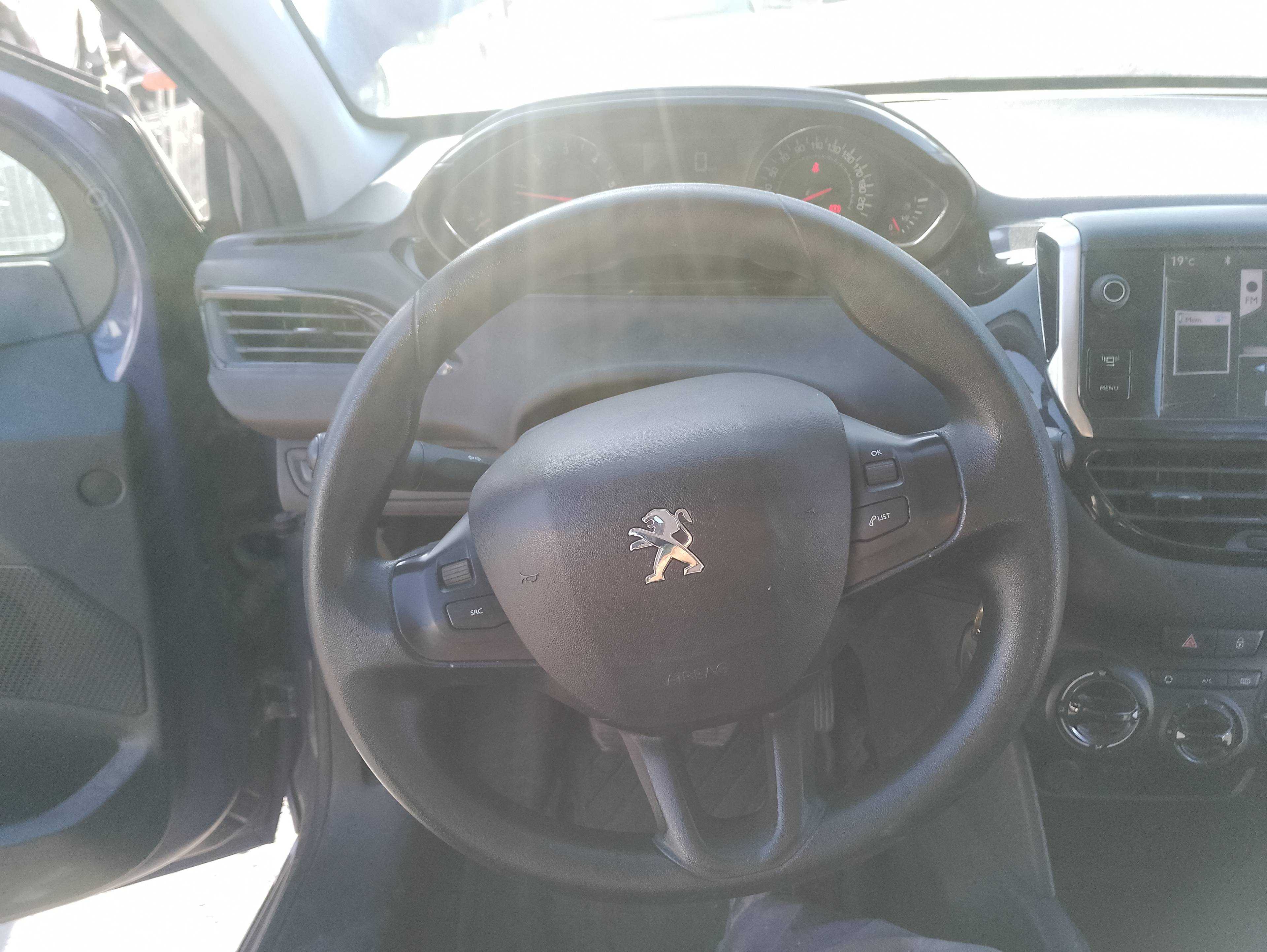 Recambio de volante para peugeot 208 access referencia OEM IAM   